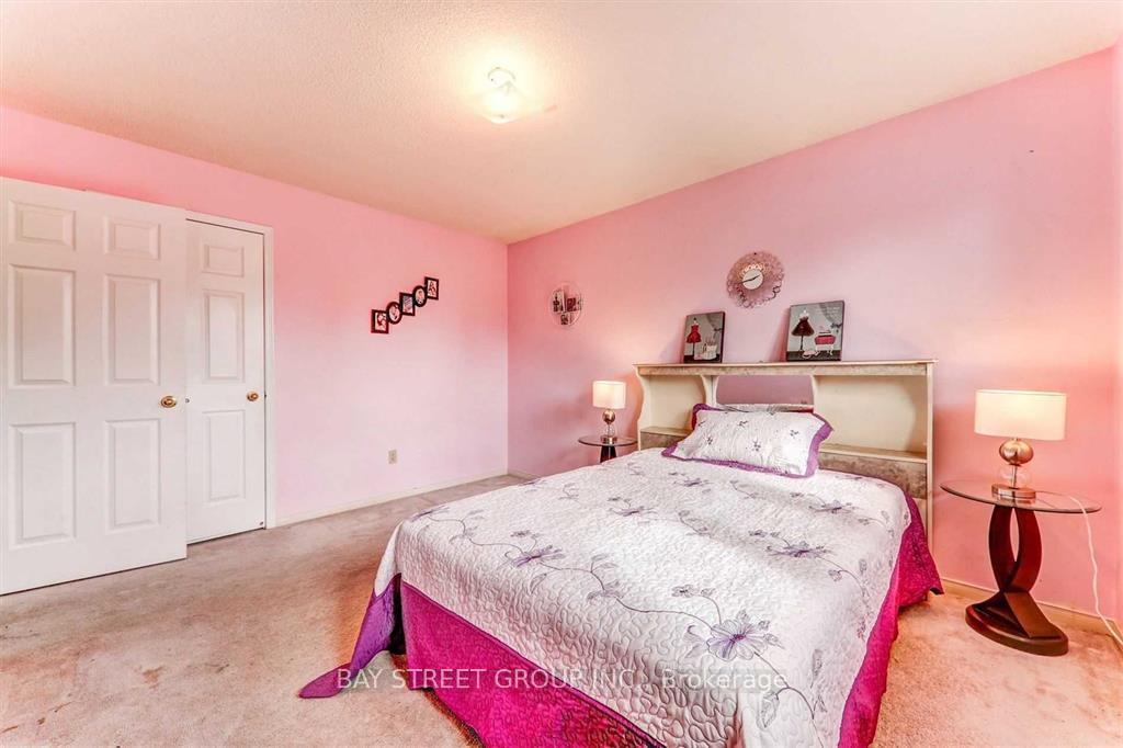 Photo 9 of 36 Norman Ross Drive, Markham, Middlefield — HOMEH