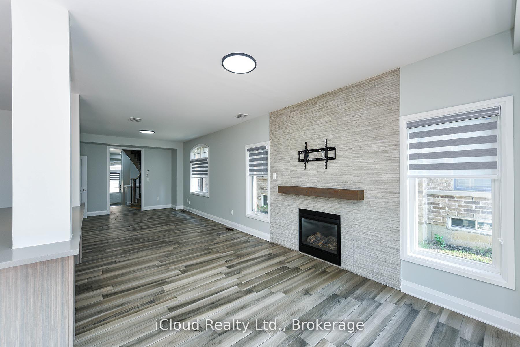 Photo 5 of 66 Gammon Crescent, Brampton, Bram West — HOMEH