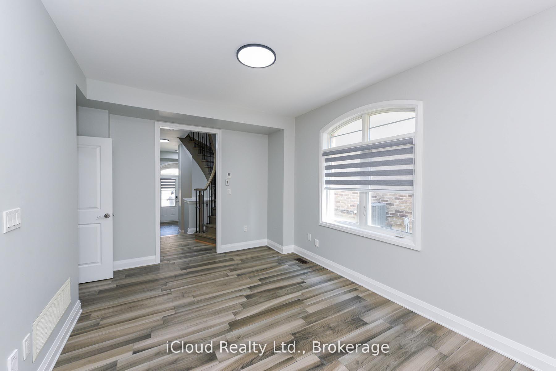 Photo 4 of 66 Gammon Crescent, Brampton, Bram West — HOMEH