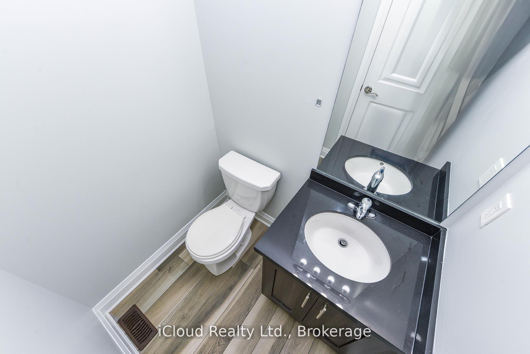 Photo 11 of 66 Gammon Crescent, Brampton, Bram West — HOMEH