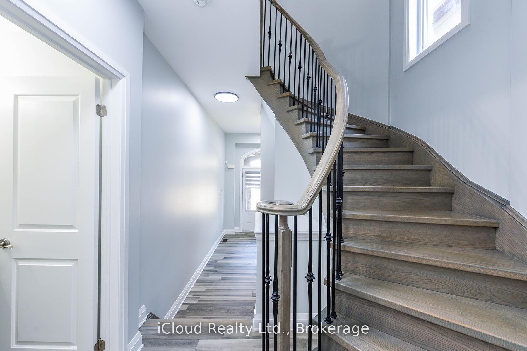 Photo 20 of 66 Gammon Crescent, Brampton, Bram West — HOMEH
