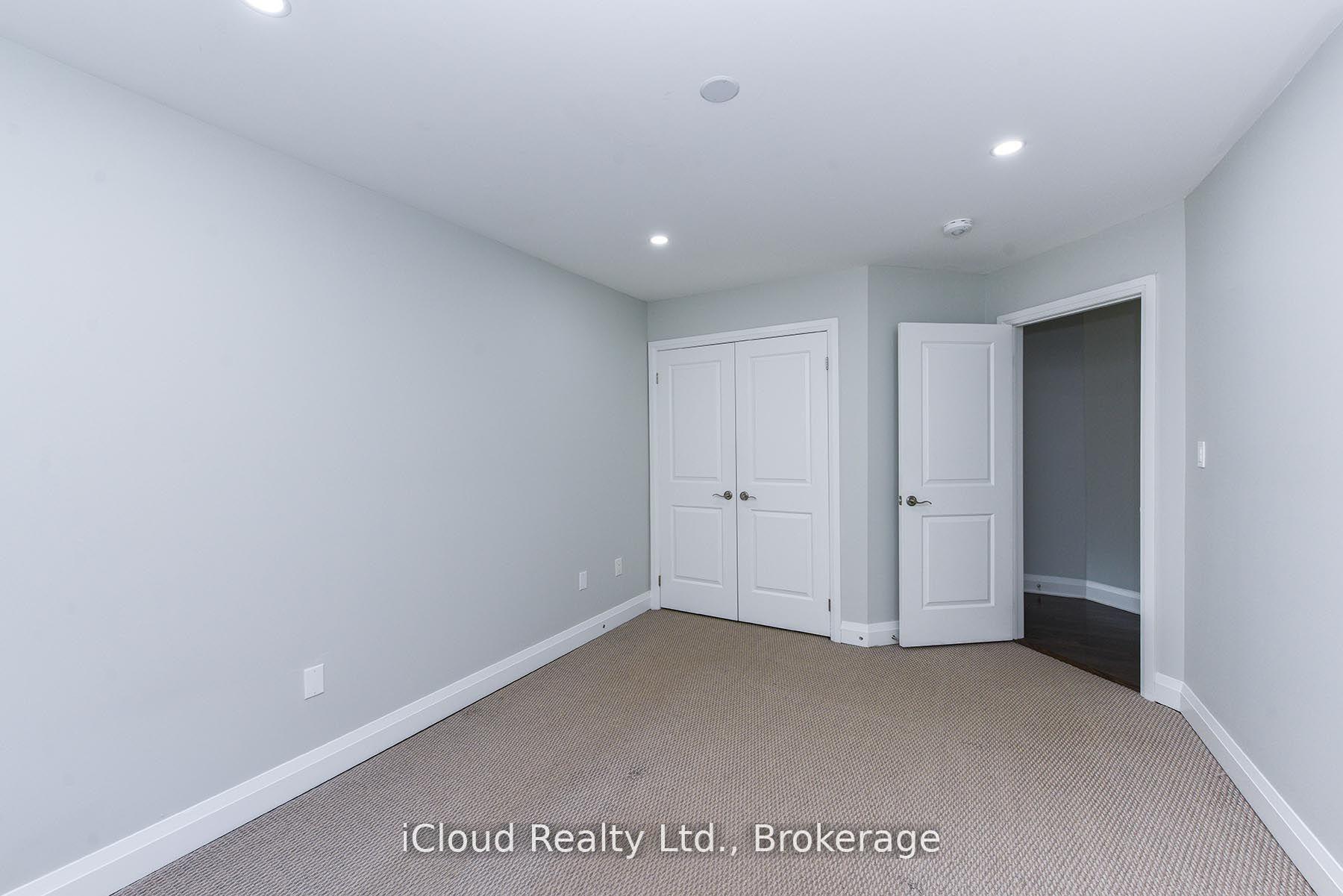 Photo 32 of 66 Gammon Crescent, Brampton, Bram West — HOMEH