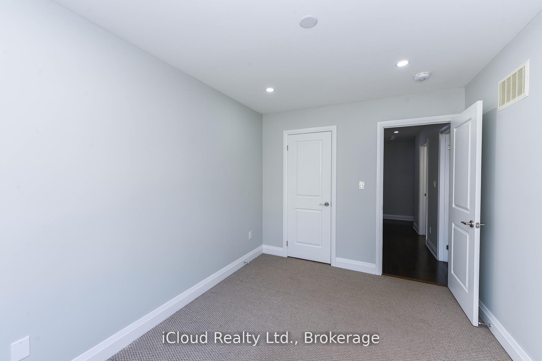 Photo 24 of 66 Gammon Crescent, Brampton, Bram West — HOMEH