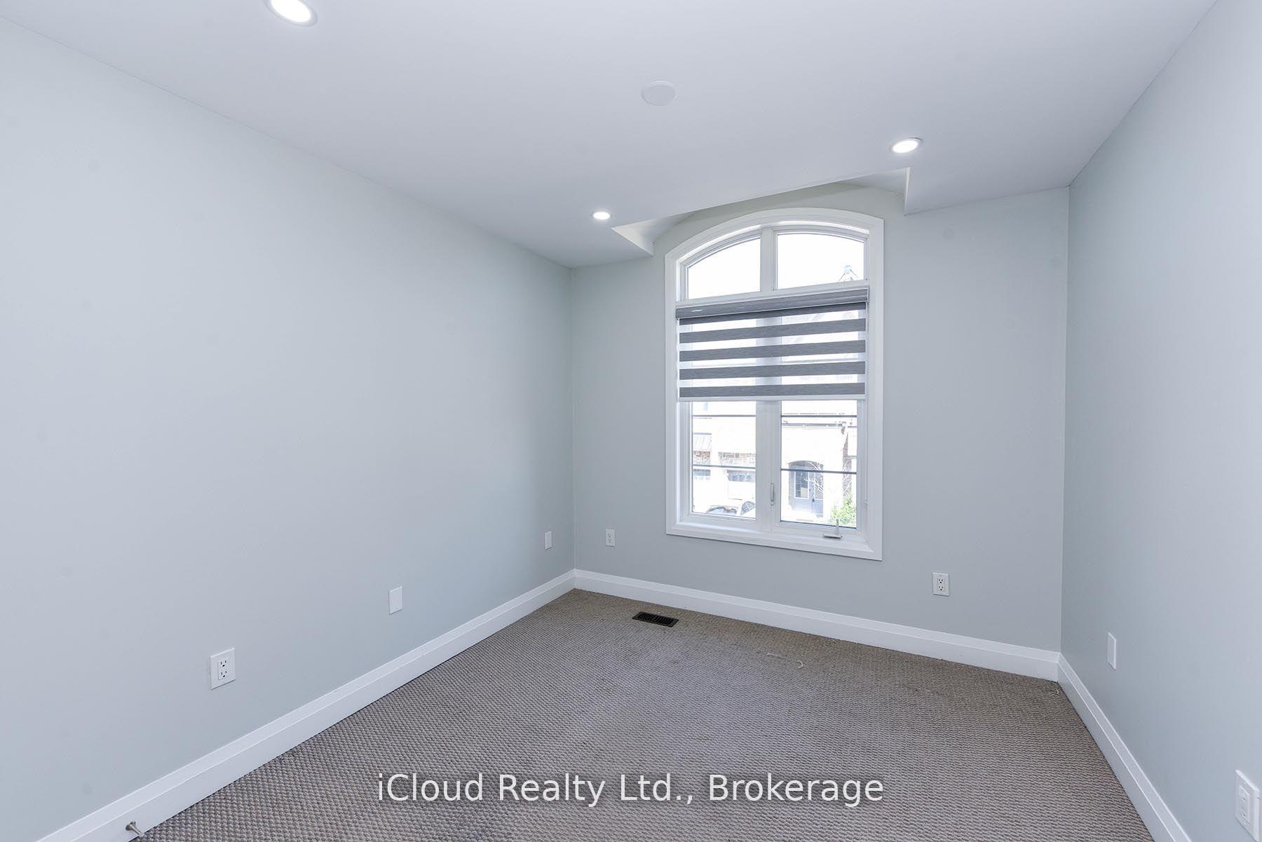 Photo 18 of 66 Gammon Crescent, Brampton, Bram West — HOMEH