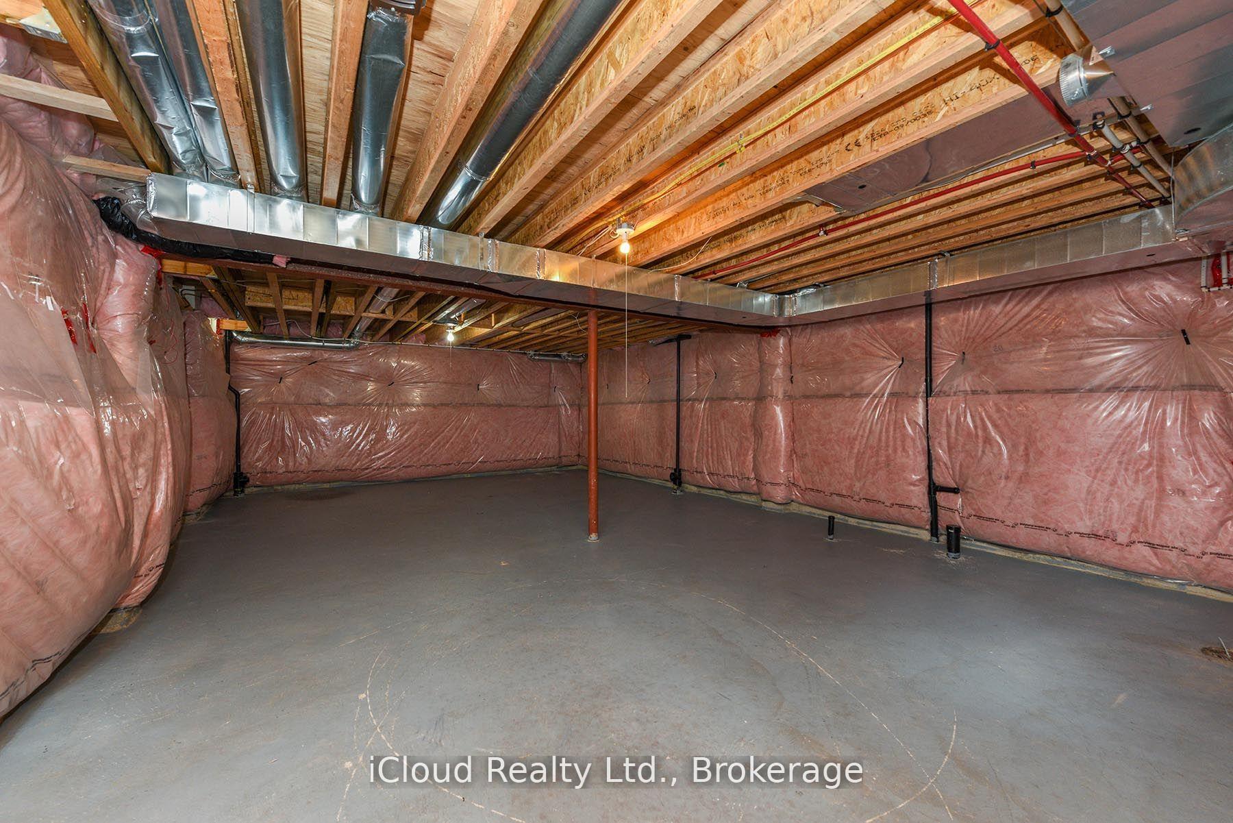 Photo 37 of 66 Gammon Crescent, Brampton, Bram West — HOMEH