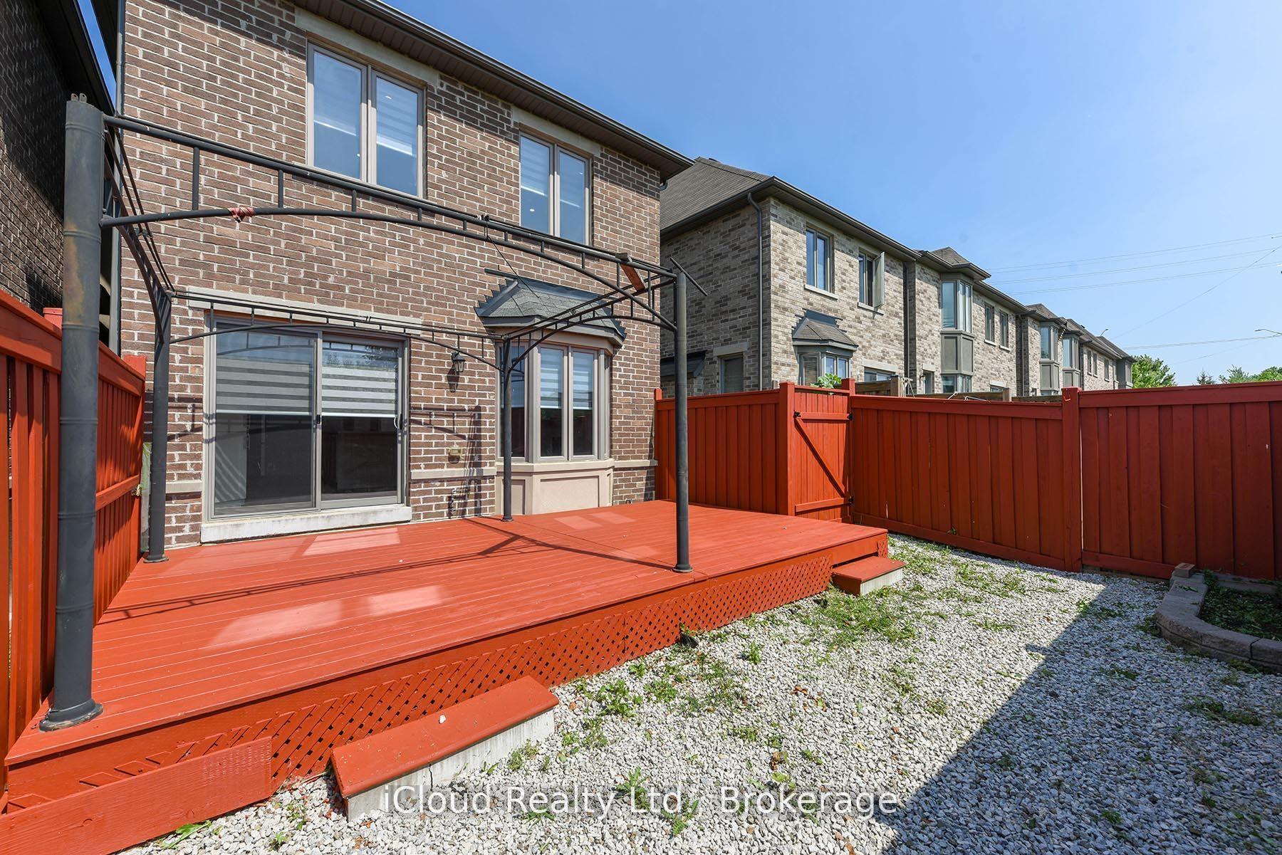 Photo 34 of 66 Gammon Crescent, Brampton, Bram West — HOMEH
