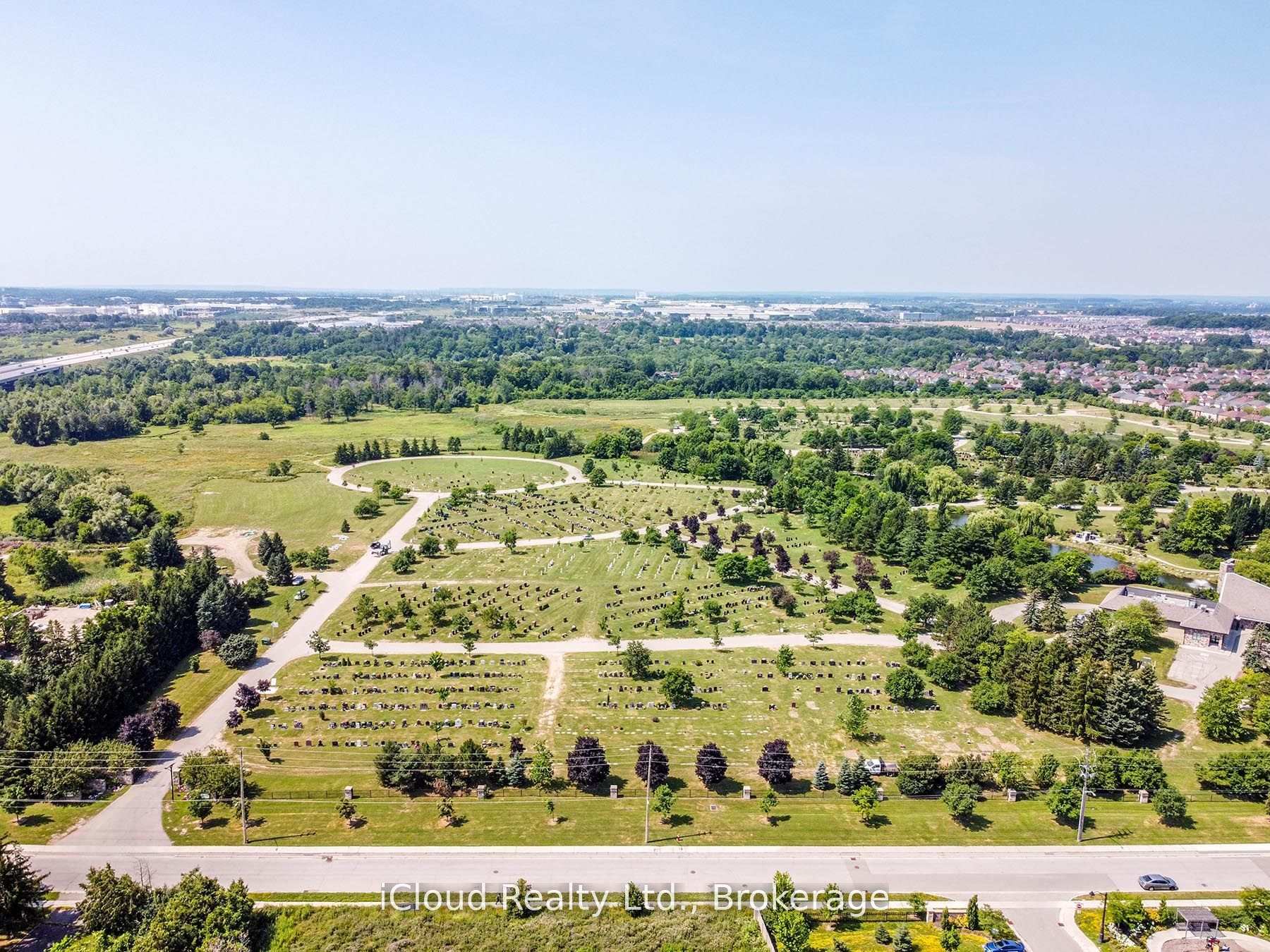 Photo 41 of 66 Gammon Crescent, Brampton, Bram West — HOMEH