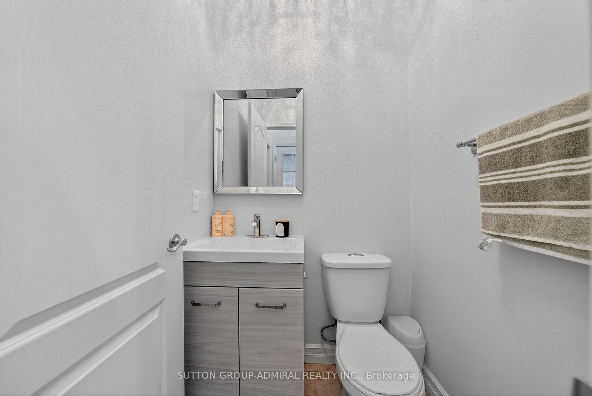 Photo 5 of 65 Belvia Drive, Vaughan, Patterson — HOMEH