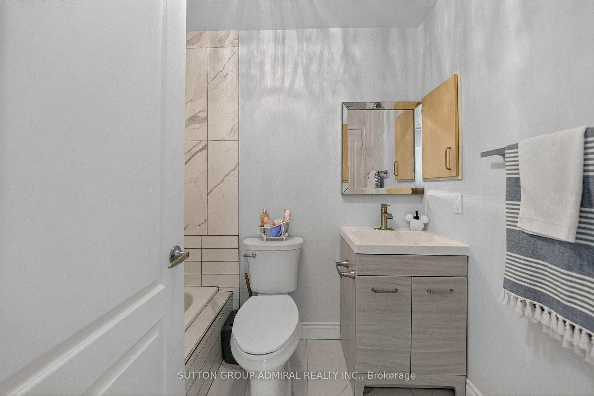 Photo 18 of 65 Belvia Drive, Vaughan, Patterson — HOMEH