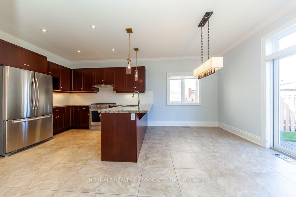 Photo 10 of 59 Whittington Drive, Hamilton, Ancaster — HOMEH