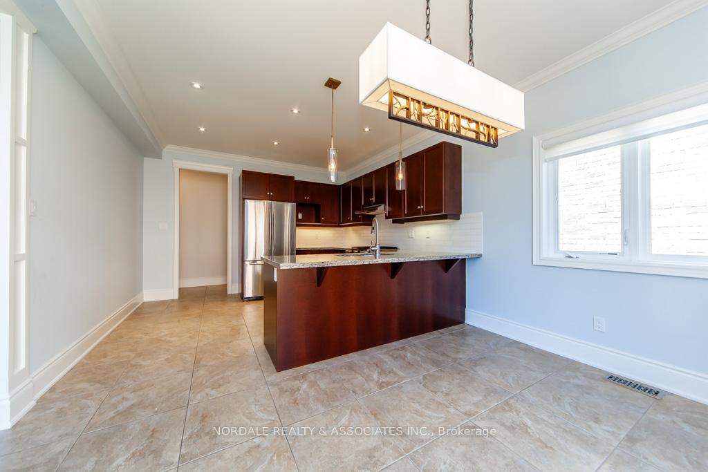 Photo 12 of 59 Whittington Drive, Hamilton, Ancaster — HOMEH
