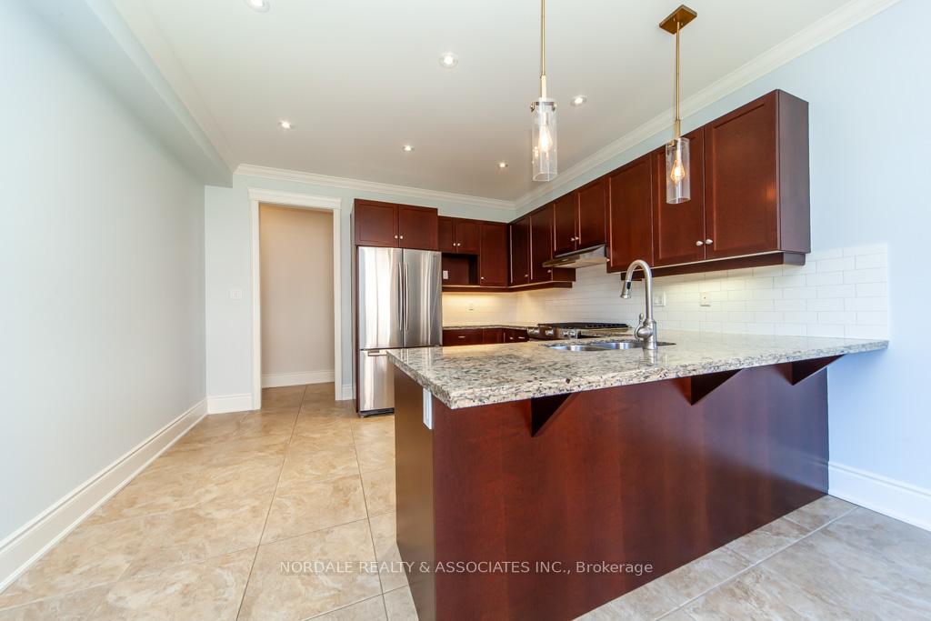 Photo 16 of 59 Whittington Drive, Hamilton, Ancaster — HOMEH