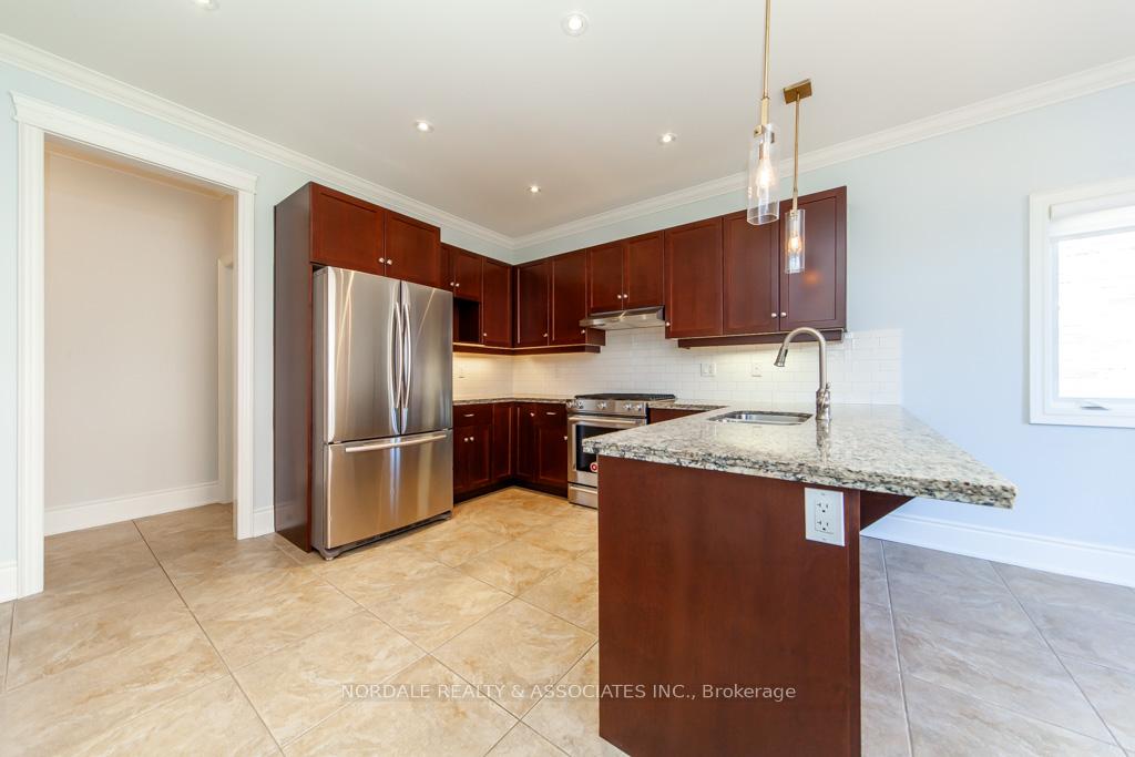 Photo 15 of 59 Whittington Drive, Hamilton, Ancaster — HOMEH
