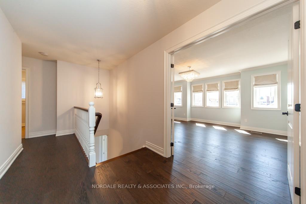 Photo 21 of 59 Whittington Drive, Hamilton, Ancaster — HOMEH