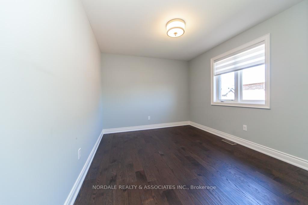 Photo 33 of 59 Whittington Drive, Hamilton, Ancaster — HOMEH