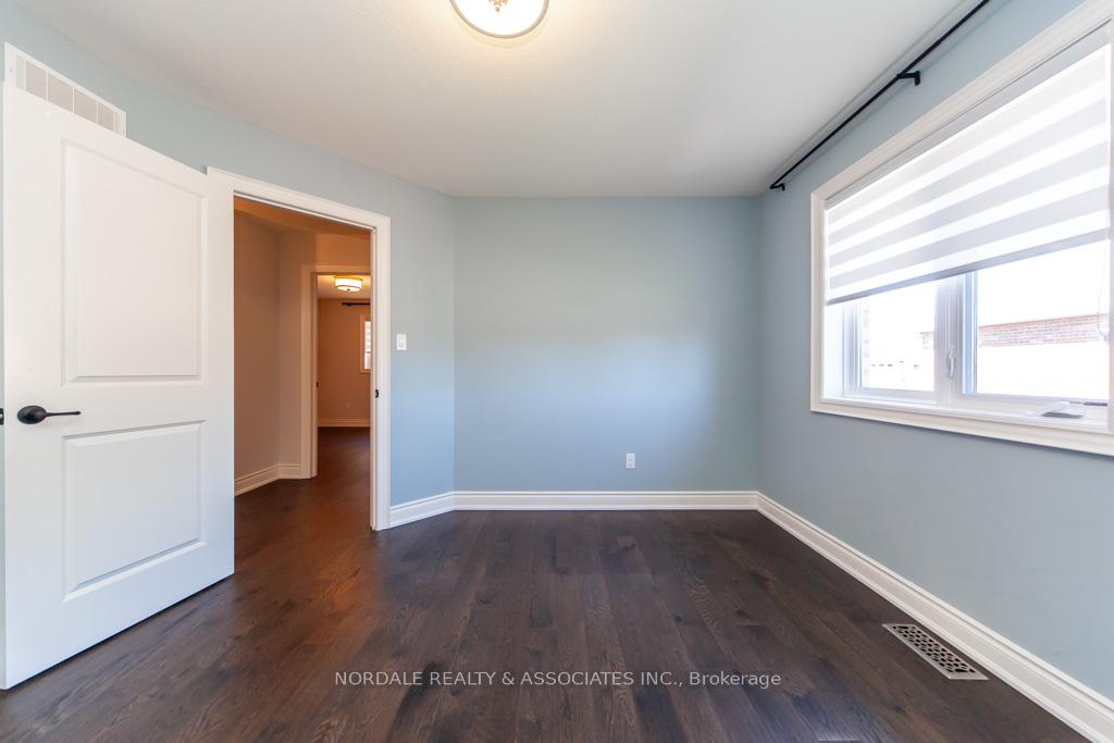 Photo 34 of 59 Whittington Drive, Hamilton, Ancaster — HOMEH