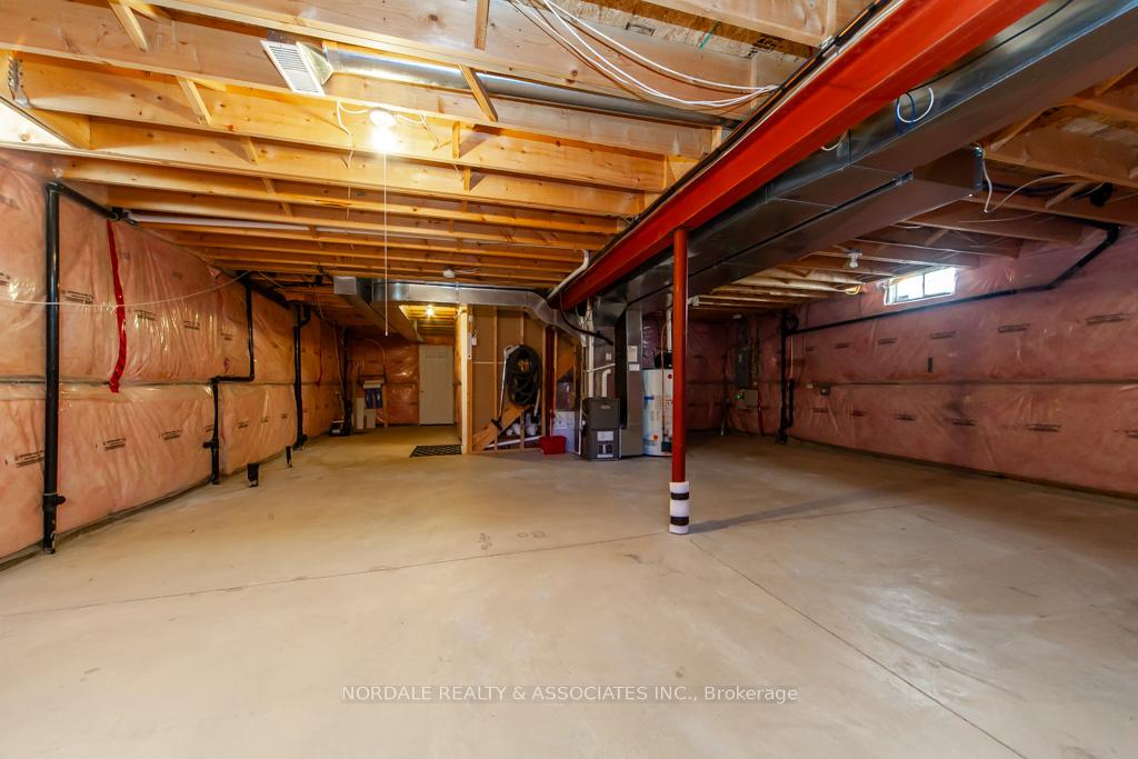 Photo 40 of 59 Whittington Drive, Hamilton, Ancaster — HOMEH