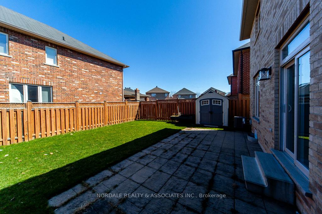 Photo 43 of 59 Whittington Drive, Hamilton, Ancaster — HOMEH