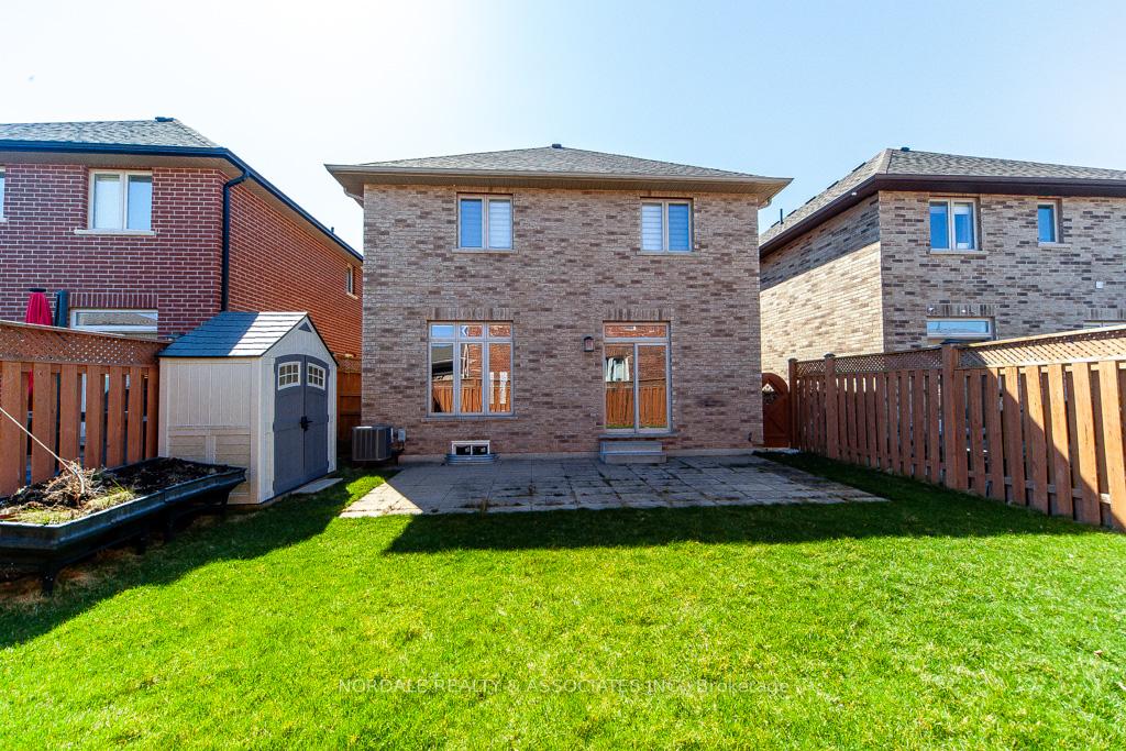 Photo 44 of 59 Whittington Drive, Hamilton, Ancaster — HOMEH