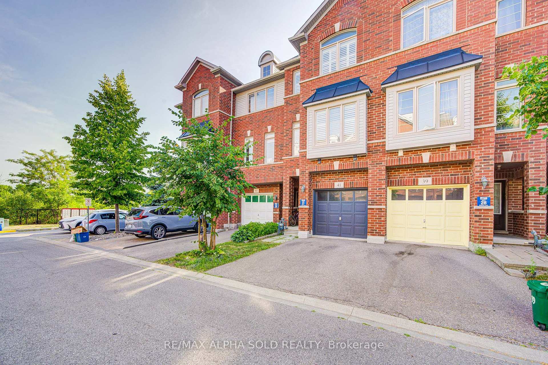Photo 2 of 43 Beehive Lane, Markham, Wismer — HOMEH