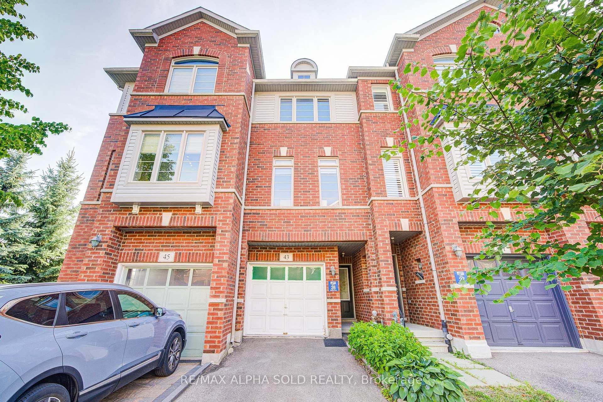 Photo 4 of 43 Beehive Lane, Markham, Wismer — HOMEH