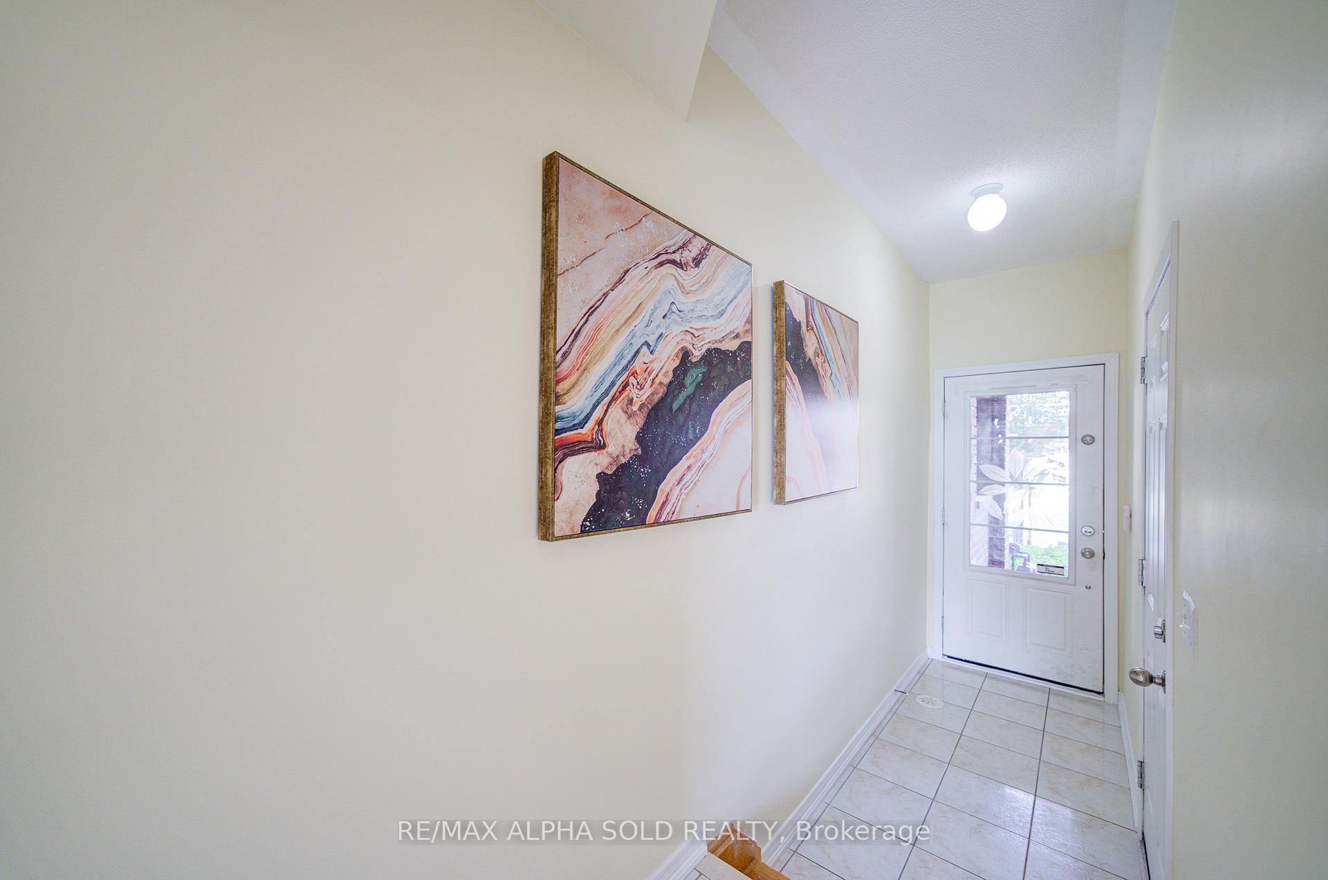 Photo 5 of 43 Beehive Lane, Markham, Wismer — HOMEH