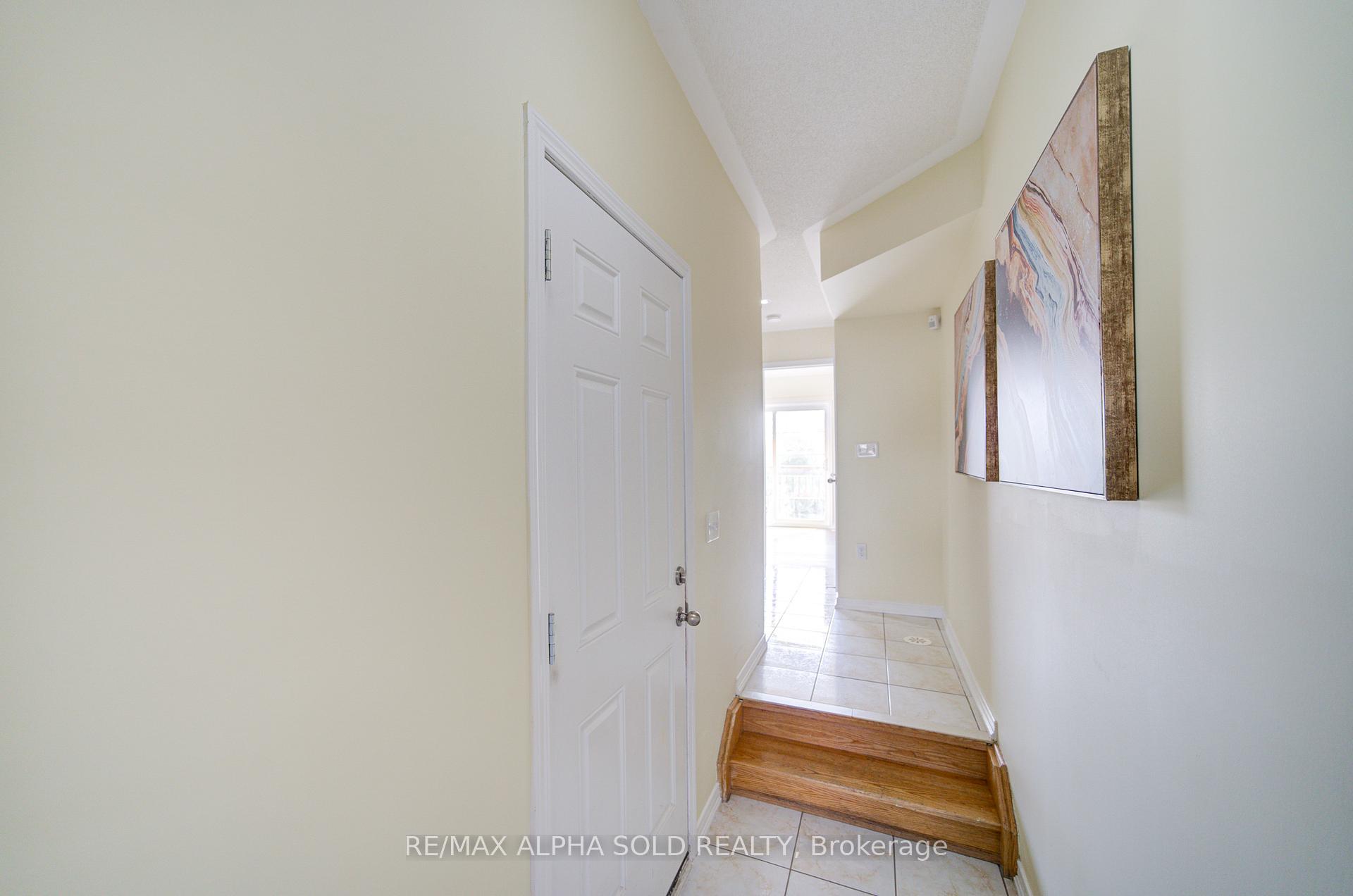 Photo 6 of 43 Beehive Lane, Markham, Wismer — HOMEH