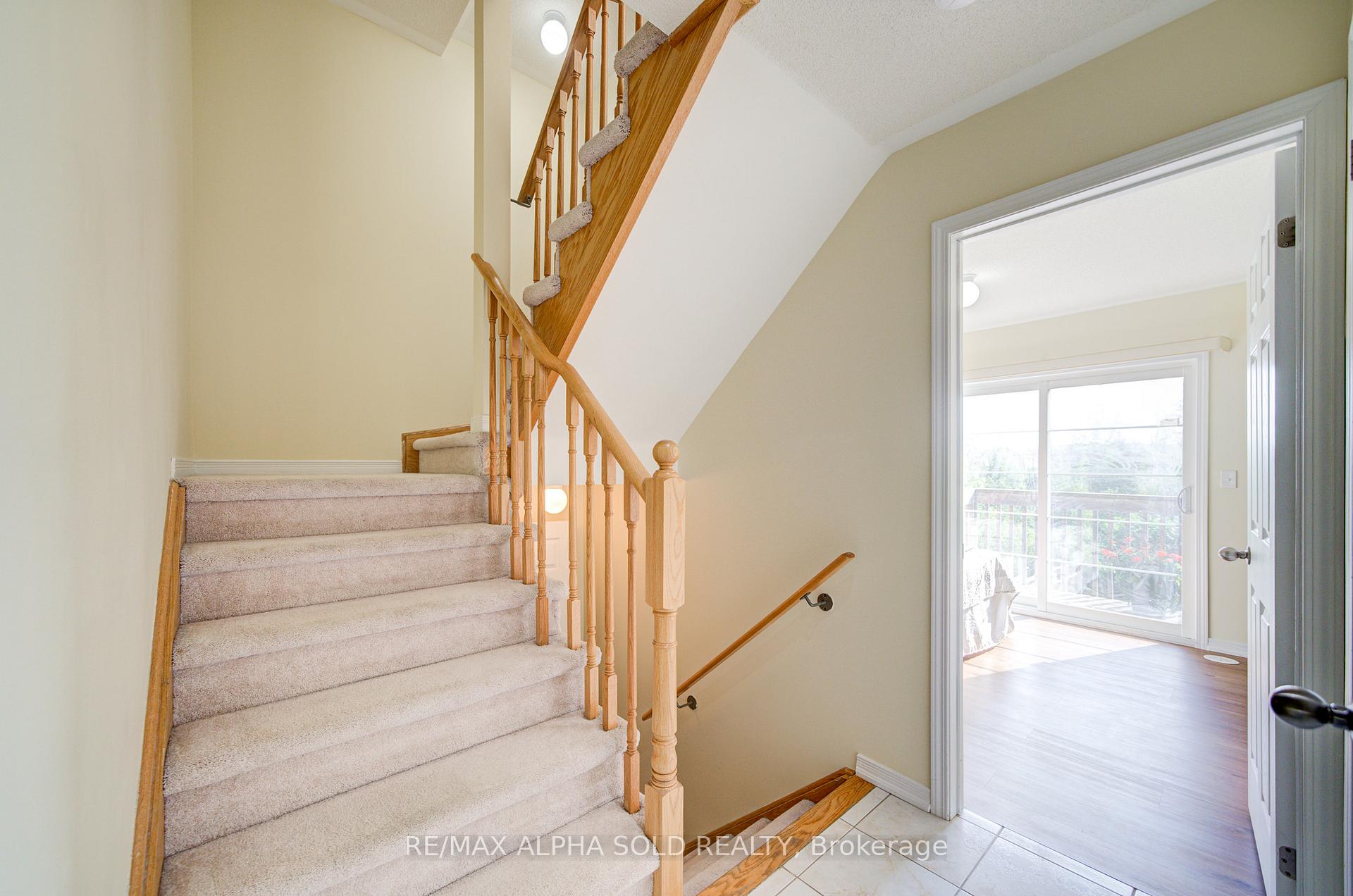 Photo 7 of 43 Beehive Lane, Markham, Wismer — HOMEH