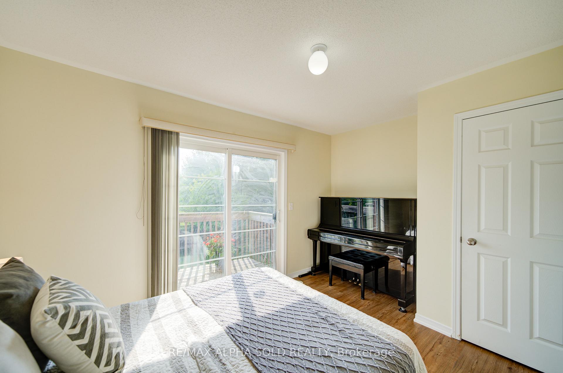 Photo 10 of 43 Beehive Lane, Markham, Wismer — HOMEH