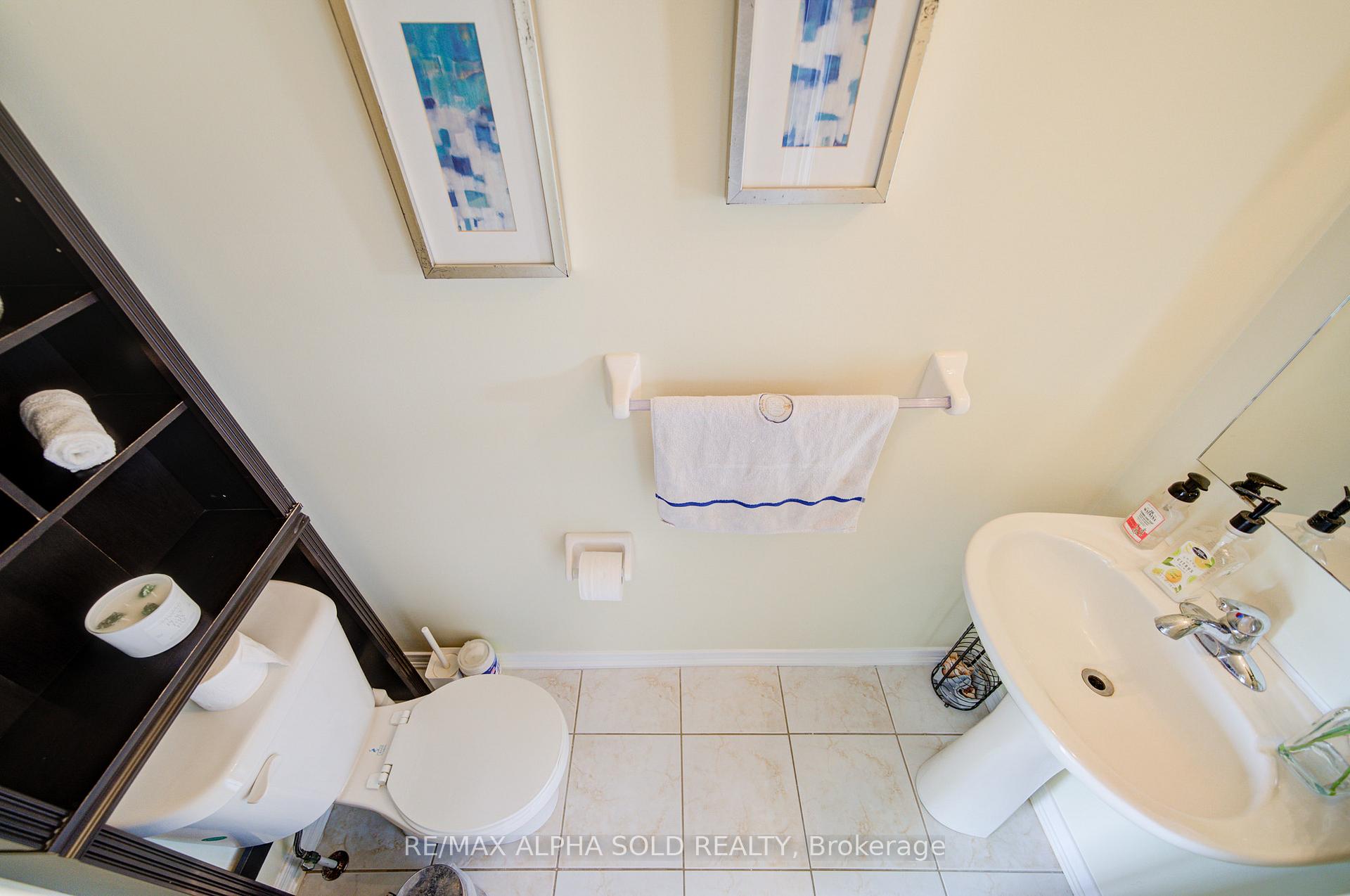 Photo 13 of 43 Beehive Lane, Markham, Wismer — HOMEH