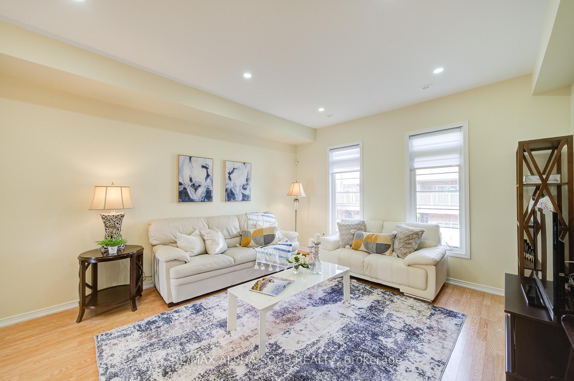 Photo 33 of 43 Beehive Lane, Markham, Wismer — HOMEH