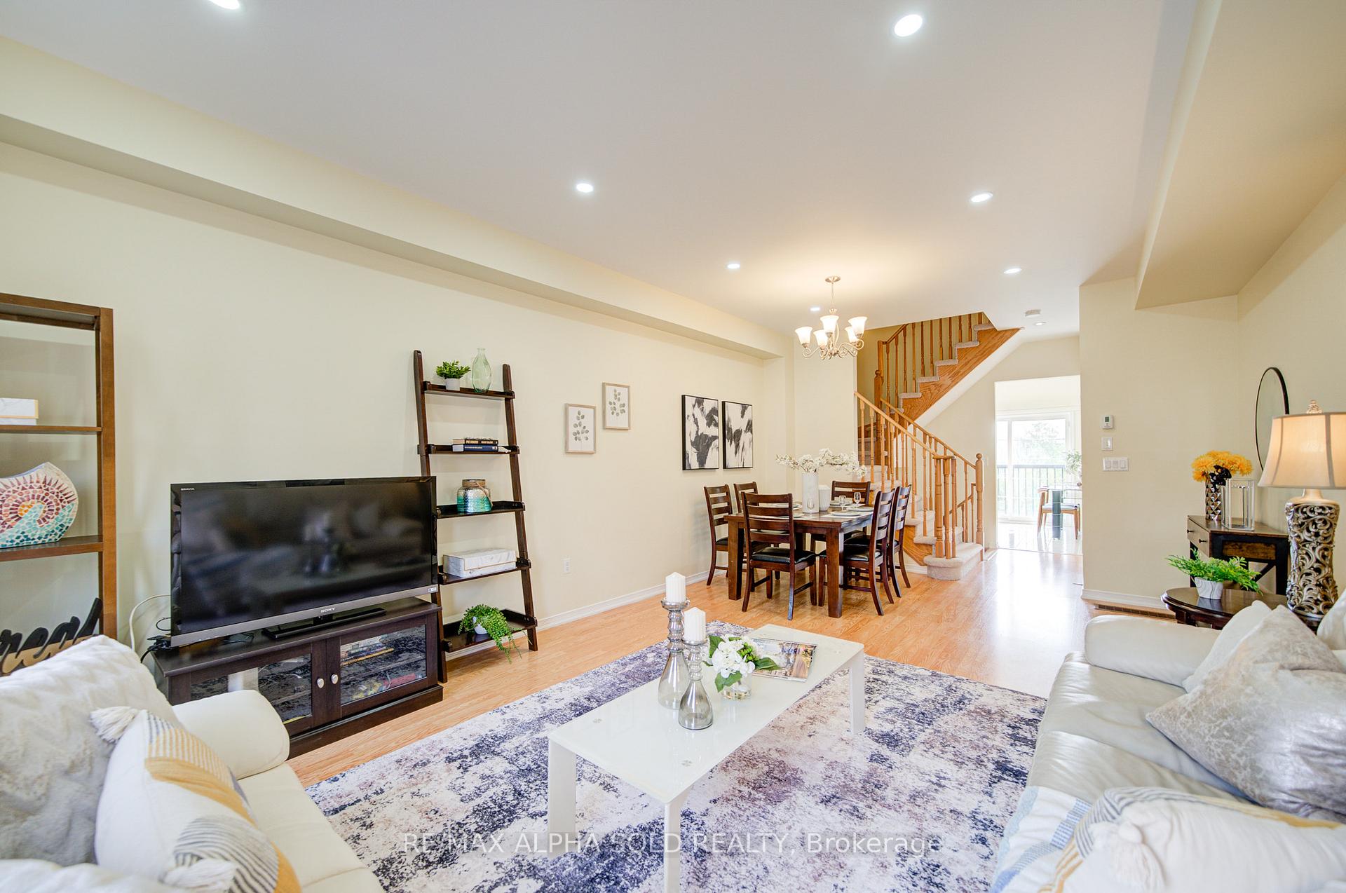 Photo 24 of 43 Beehive Lane, Markham, Wismer — HOMEH