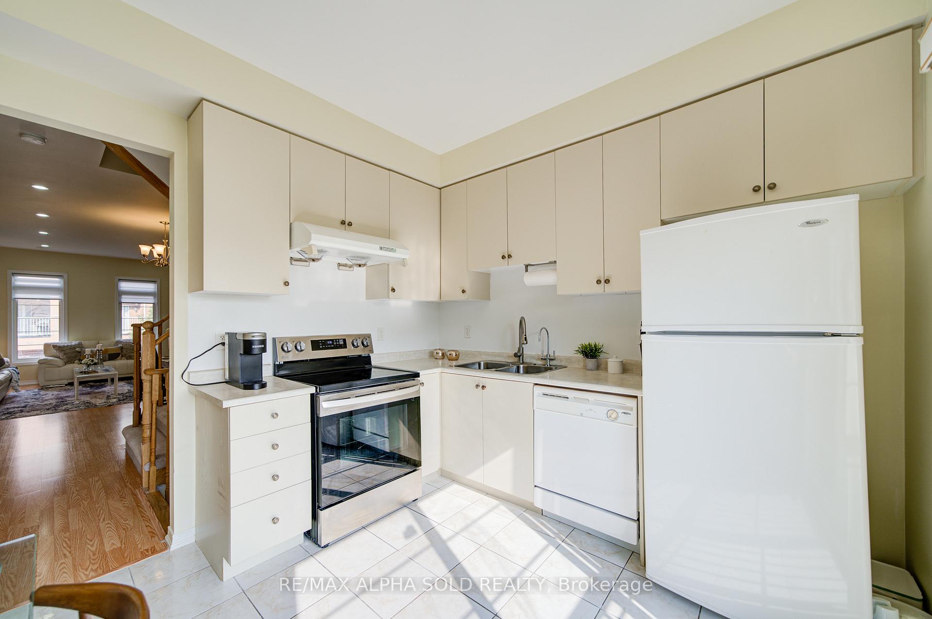 Photo 29 of 43 Beehive Lane, Markham, Wismer — HOMEH