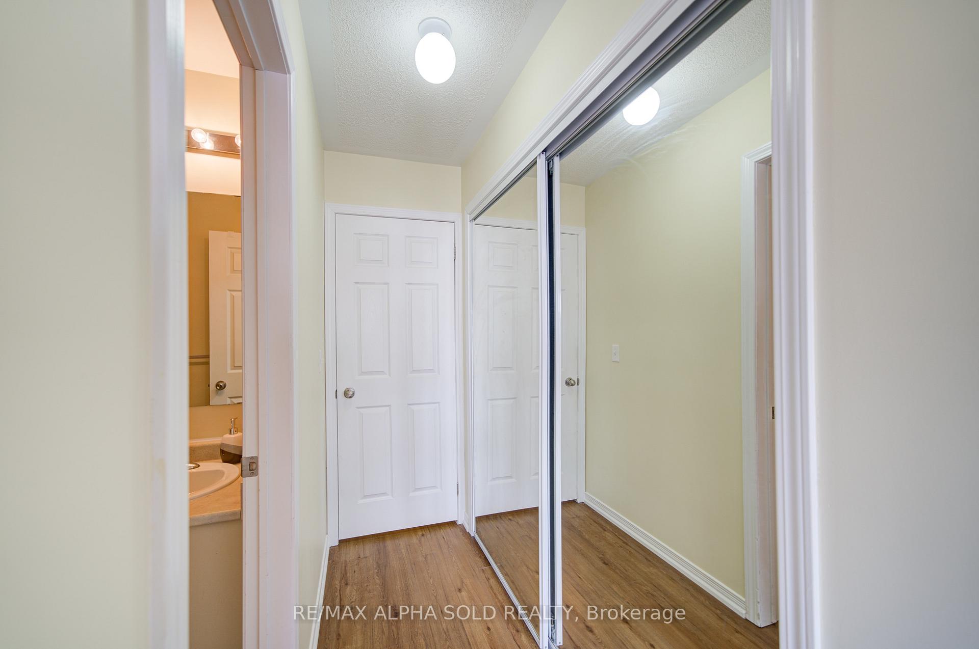 Photo 32 of 43 Beehive Lane, Markham, Wismer — HOMEH