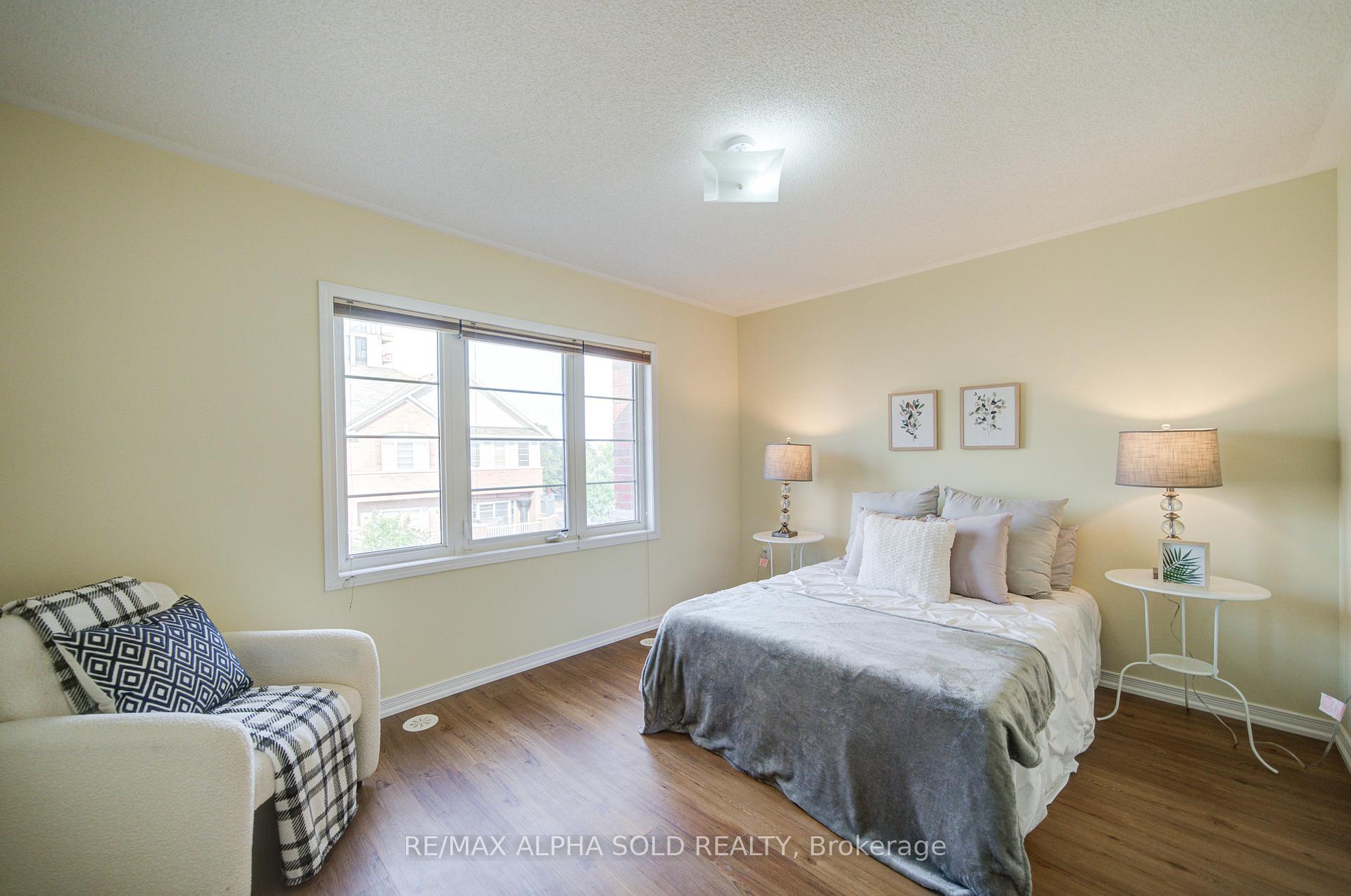 Photo 35 of 43 Beehive Lane, Markham, Wismer — HOMEH