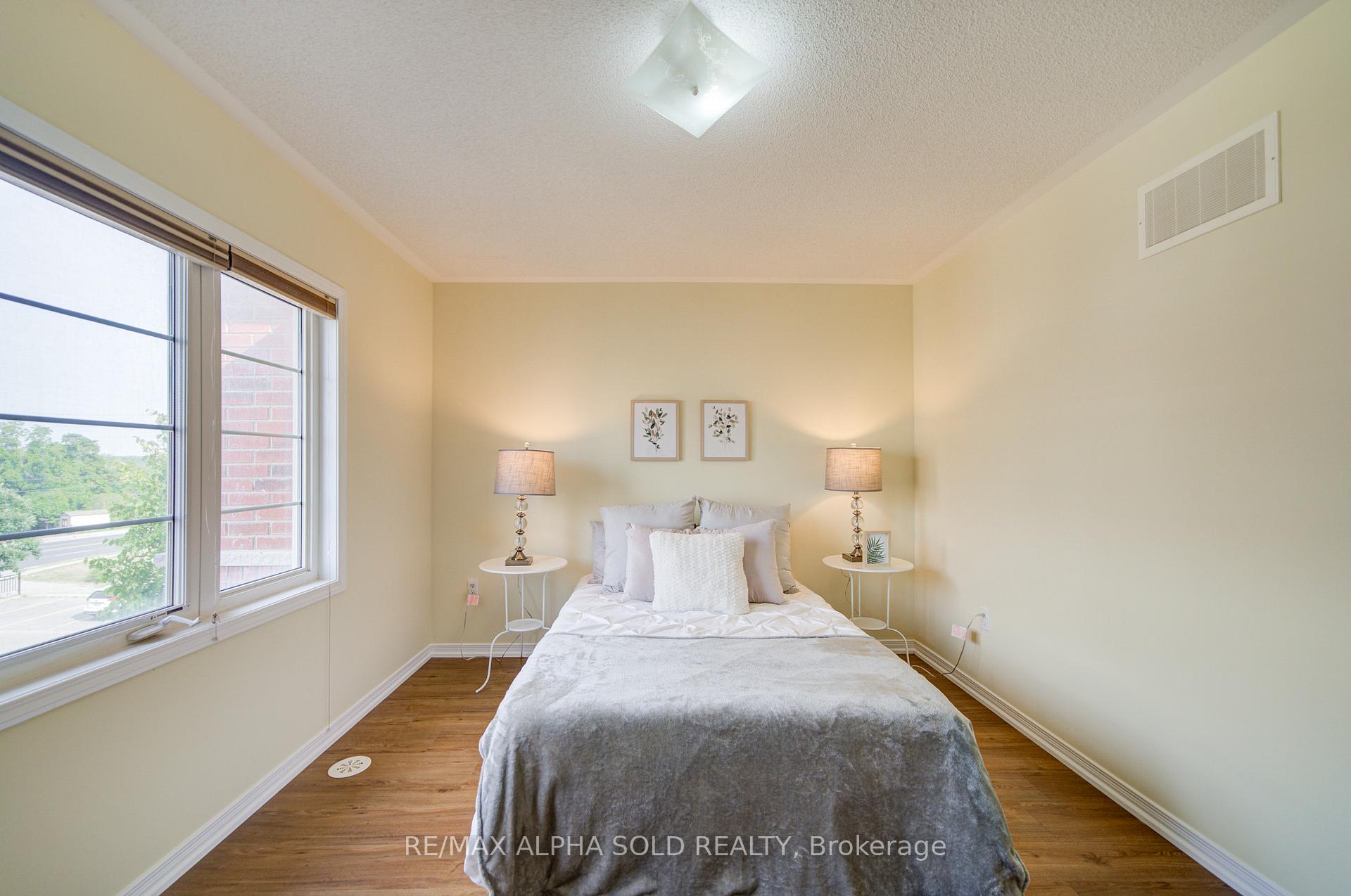 Photo 37 of 43 Beehive Lane, Markham, Wismer — HOMEH