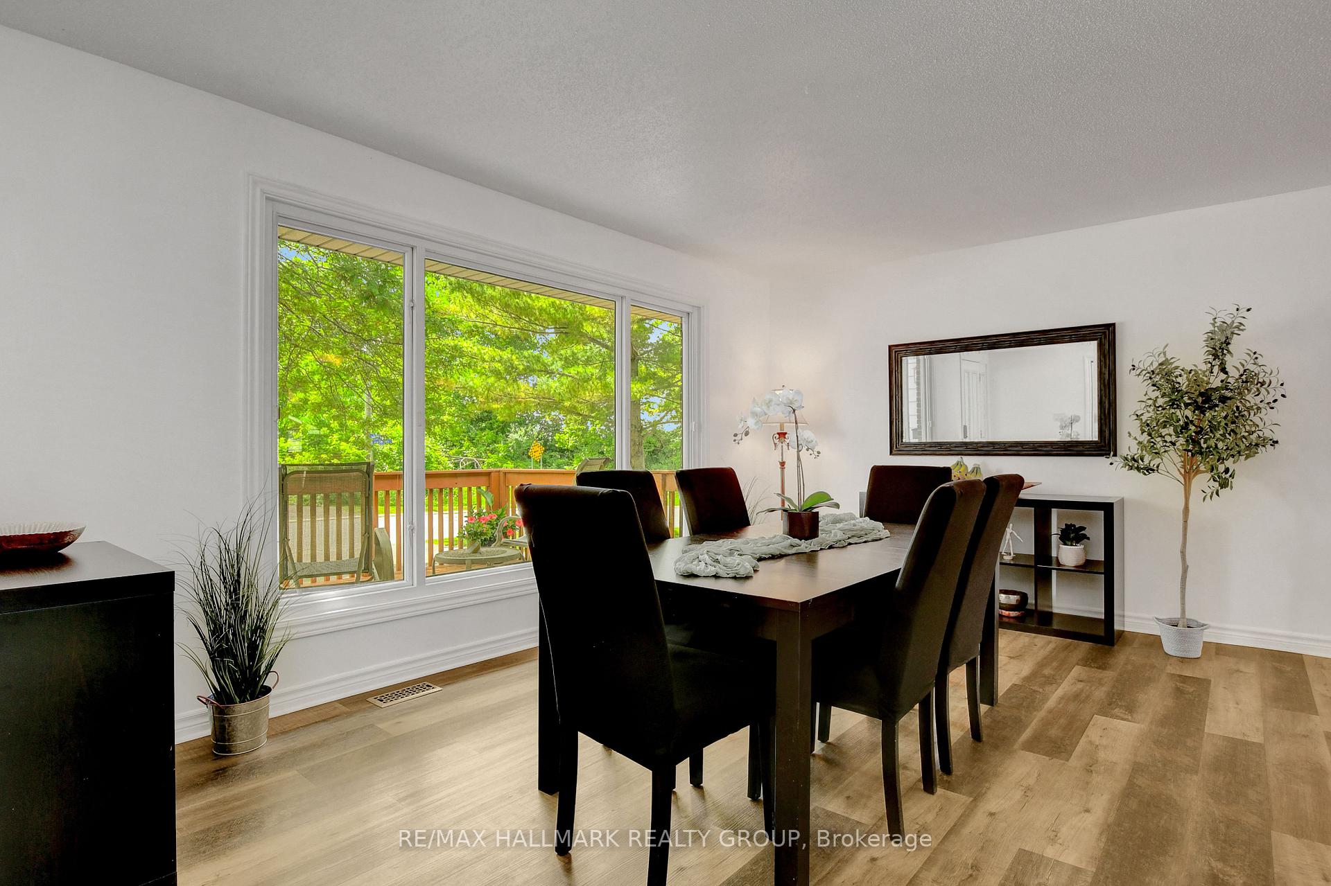 Photo 5 of 43 Gamble Drive, Ottawa, Richmond — HOMEH