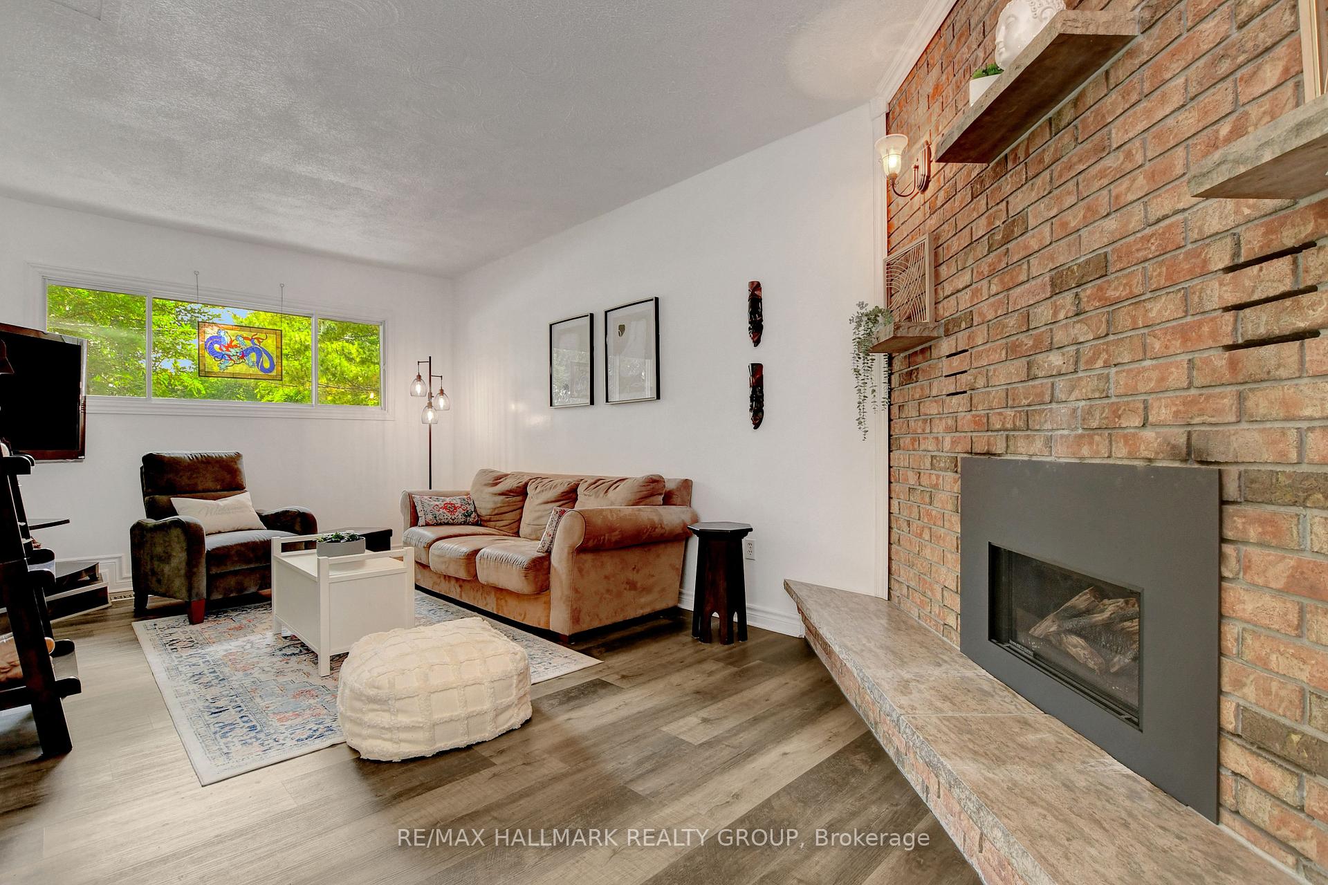 Photo 9 of 43 Gamble Drive, Ottawa, Richmond — HOMEH