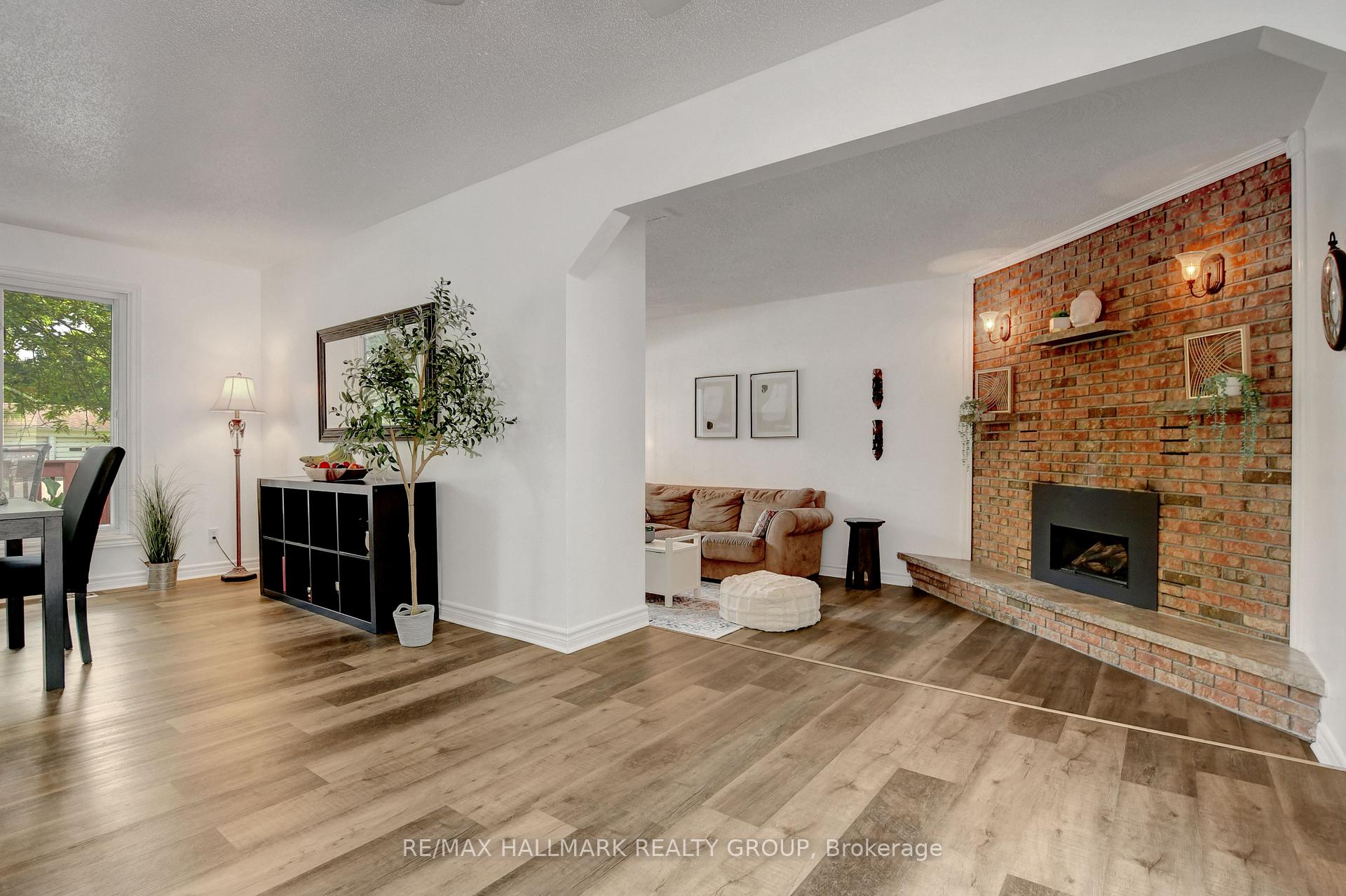 Photo 19 of 43 Gamble Drive, Ottawa, Richmond — HOMEH