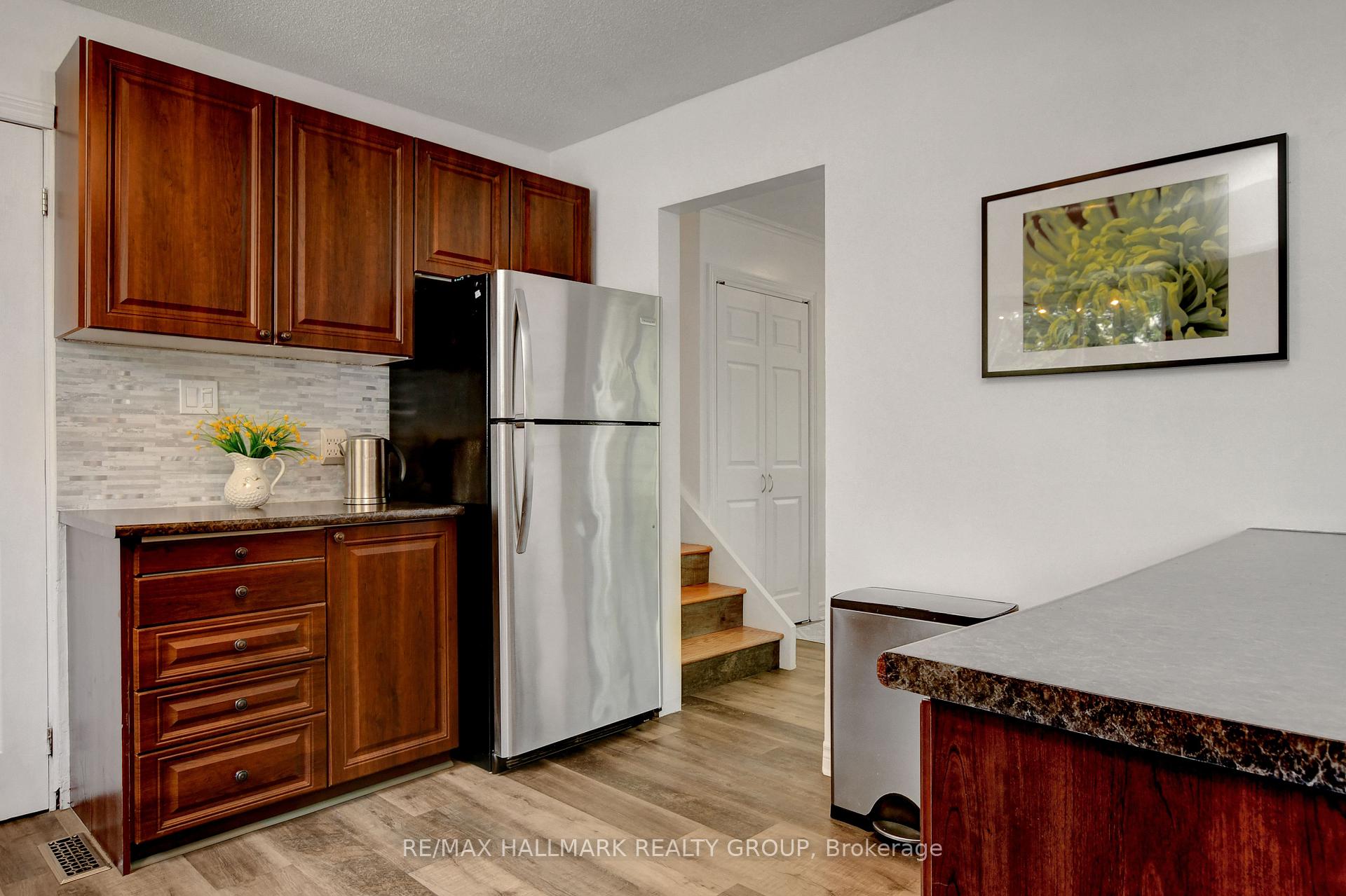 Photo 13 of 43 Gamble Drive, Ottawa, Richmond — HOMEH