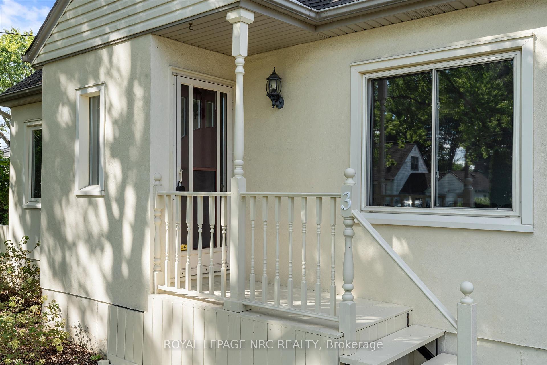 Photo 10 of 3 East Lynn Street E, St. Catharines, Vine/Linwell — HOMEH