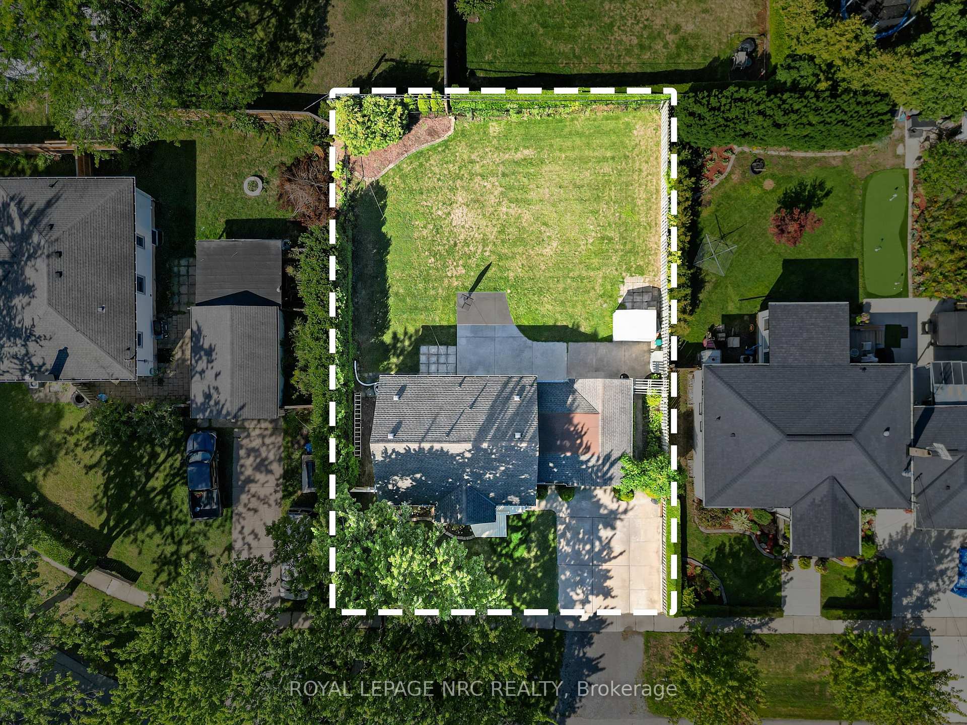 Photo 4 of 3 East Lynn Street E, St. Catharines, Vine/Linwell — HOMEH