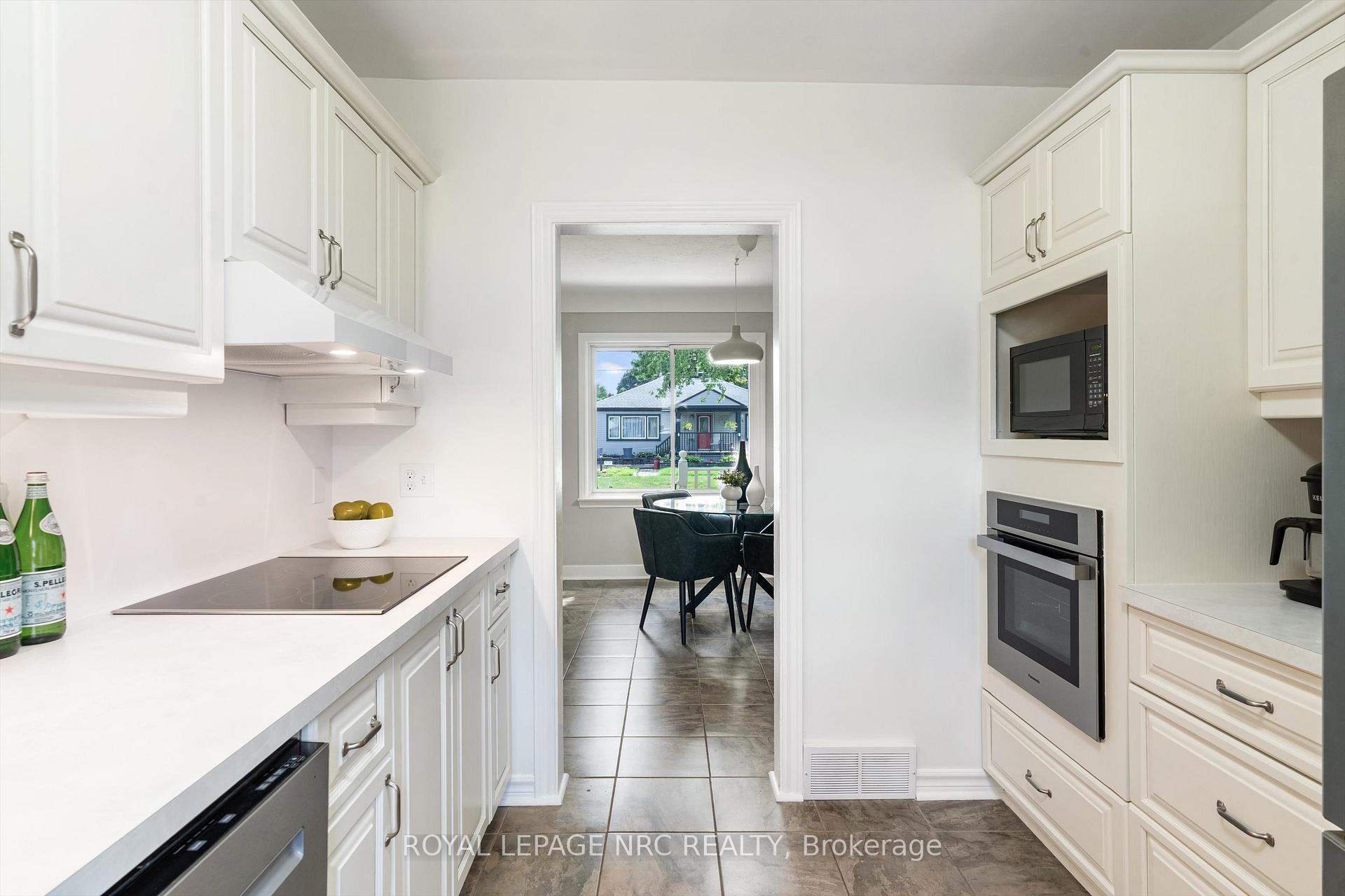 Photo 13 of 3 East Lynn Street E, St. Catharines, Vine/Linwell — HOMEH