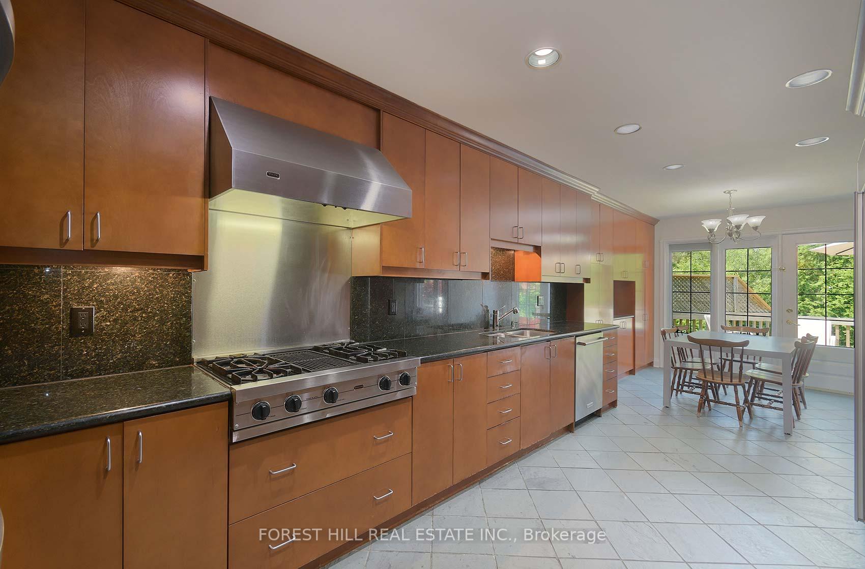 Photo 13 of 10 Peveril Hill S, Toronto, Humewood-Cedarvale — HOMEH