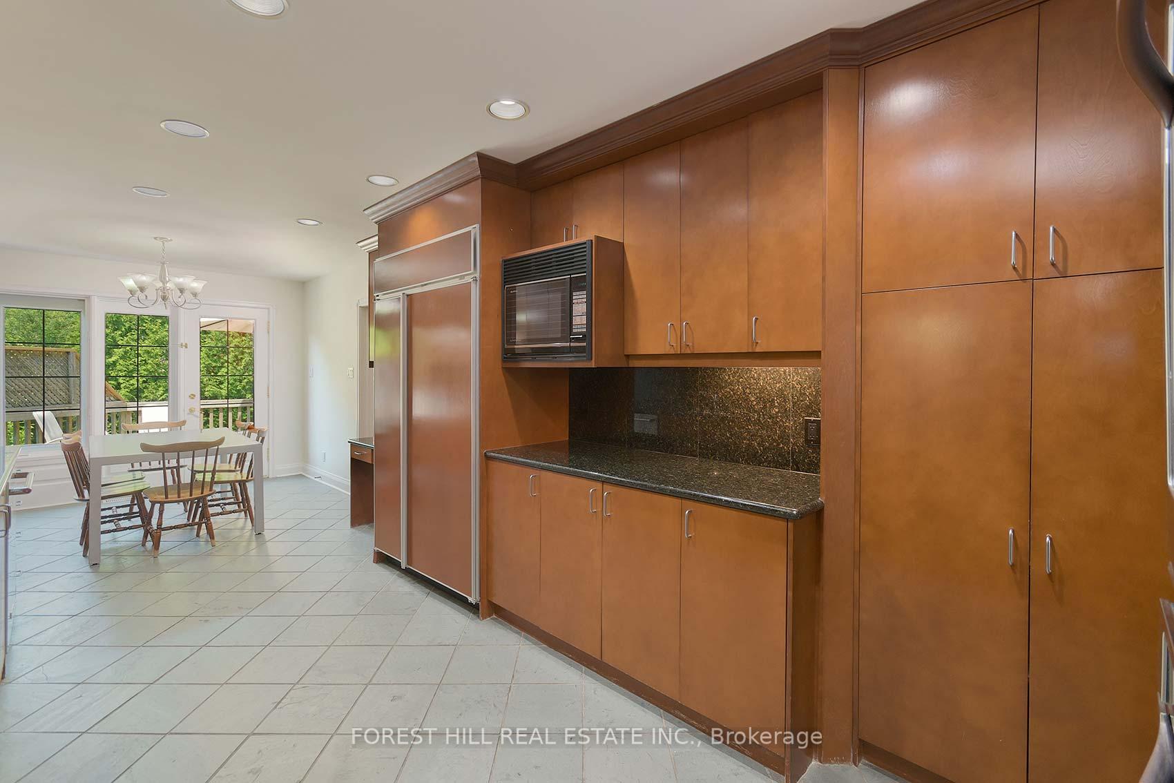 Photo 7 of 10 Peveril Hill S, Toronto, Humewood-Cedarvale — HOMEH