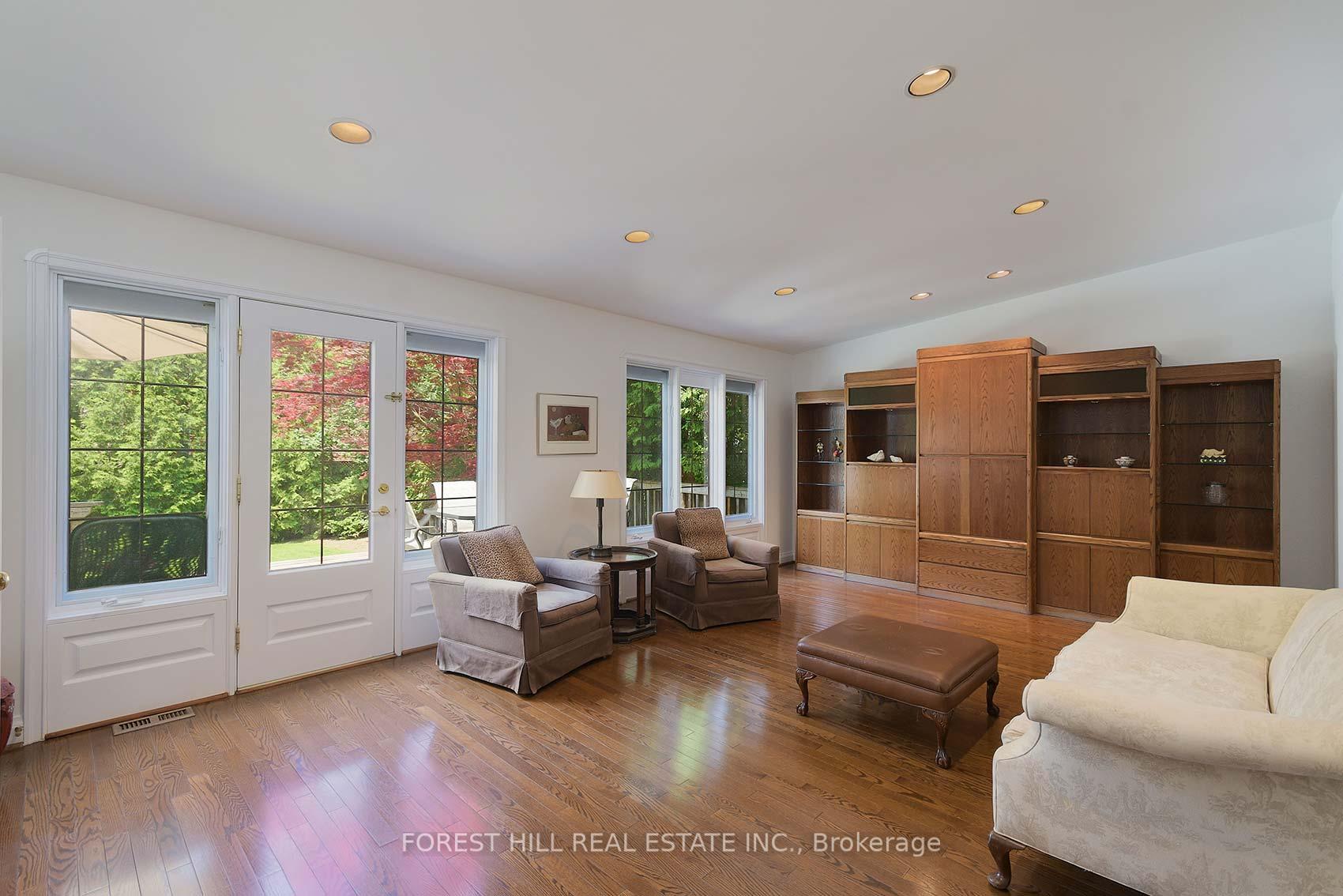 Photo 16 of 10 Peveril Hill S, Toronto, Humewood-Cedarvale — HOMEH
