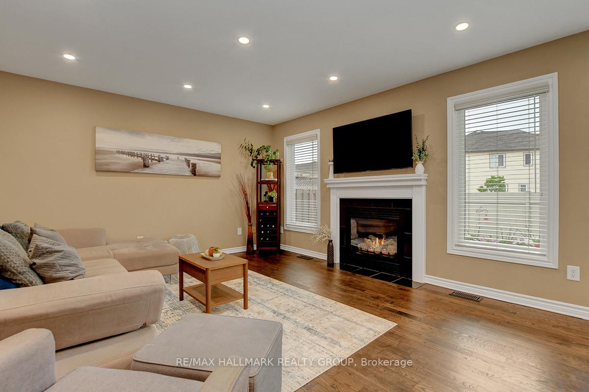 Photo 4 of 3597 Cambrian Road, Ottawa, Barrhaven - Half Moon Bay — HOMEH