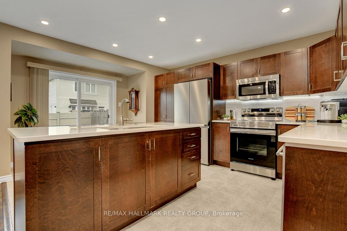 Photo 3 of 3597 Cambrian Road, Ottawa, Barrhaven - Half Moon Bay — HOMEH