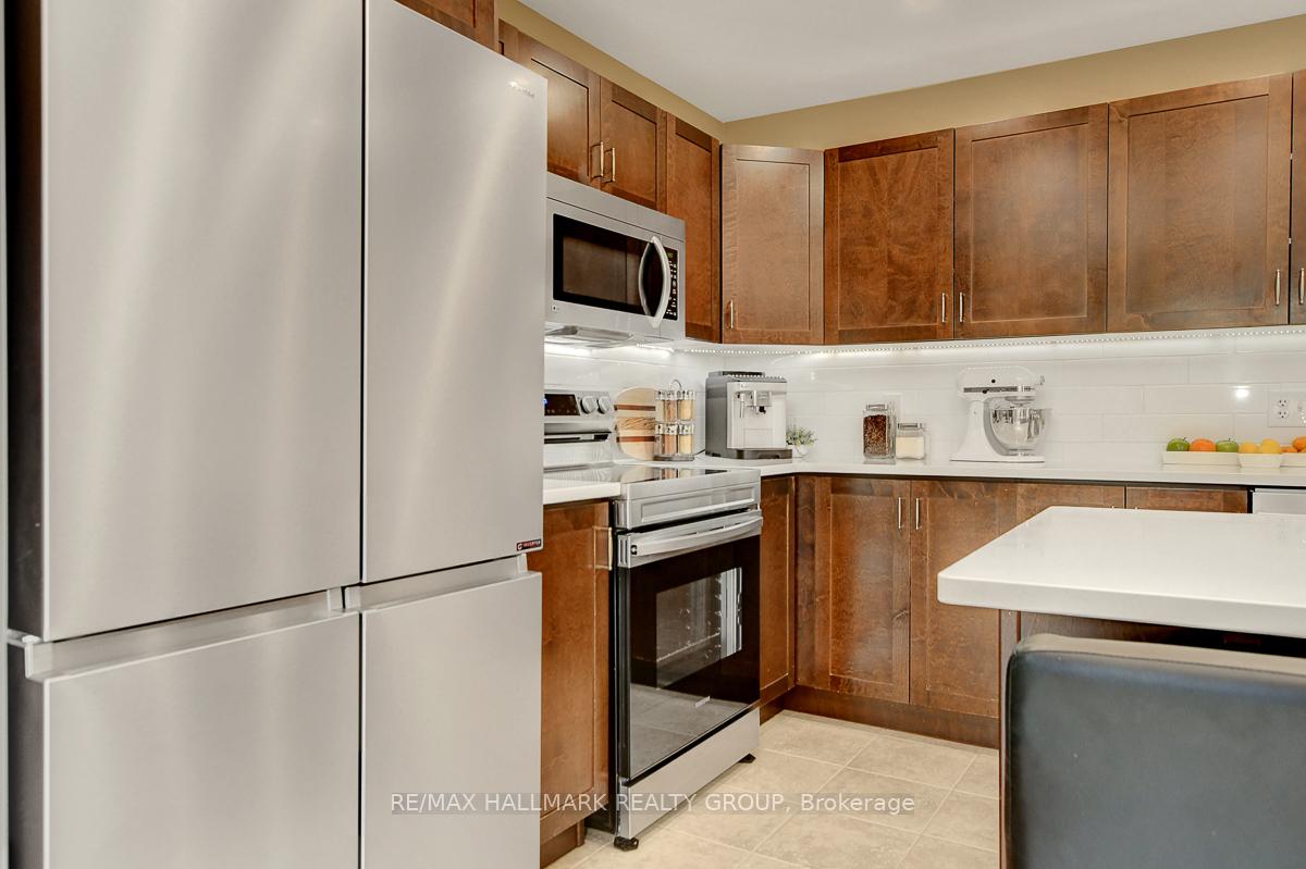 Photo 9 of 3597 Cambrian Road, Ottawa, Barrhaven - Half Moon Bay — HOMEH