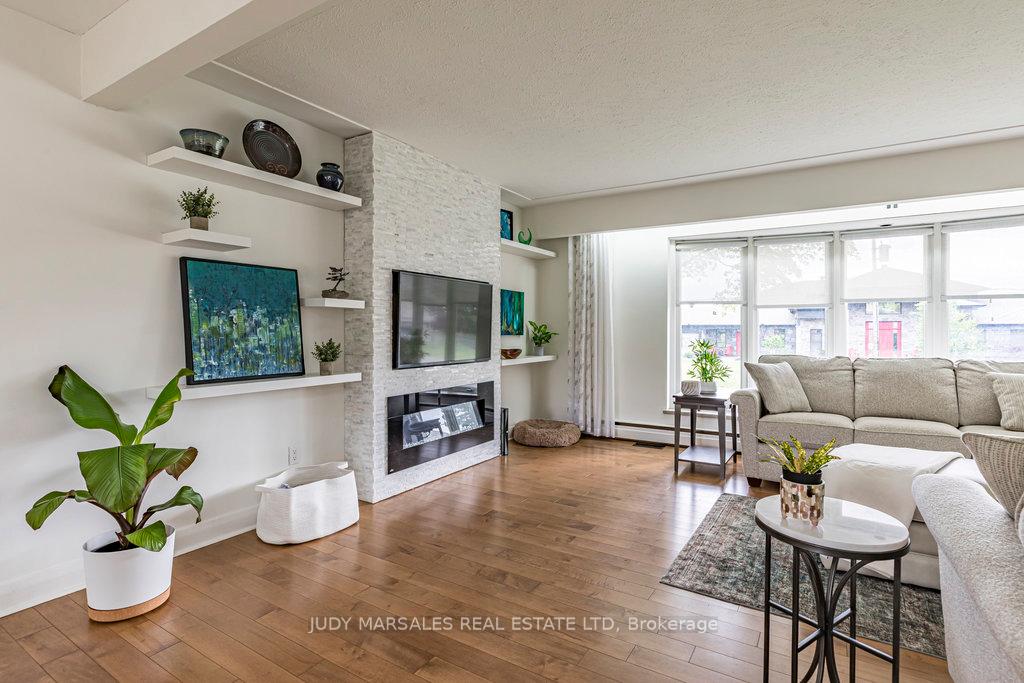 Photo 9 of 3 Romar Drive, Hamilton, Rural Flamborough — HOMEH